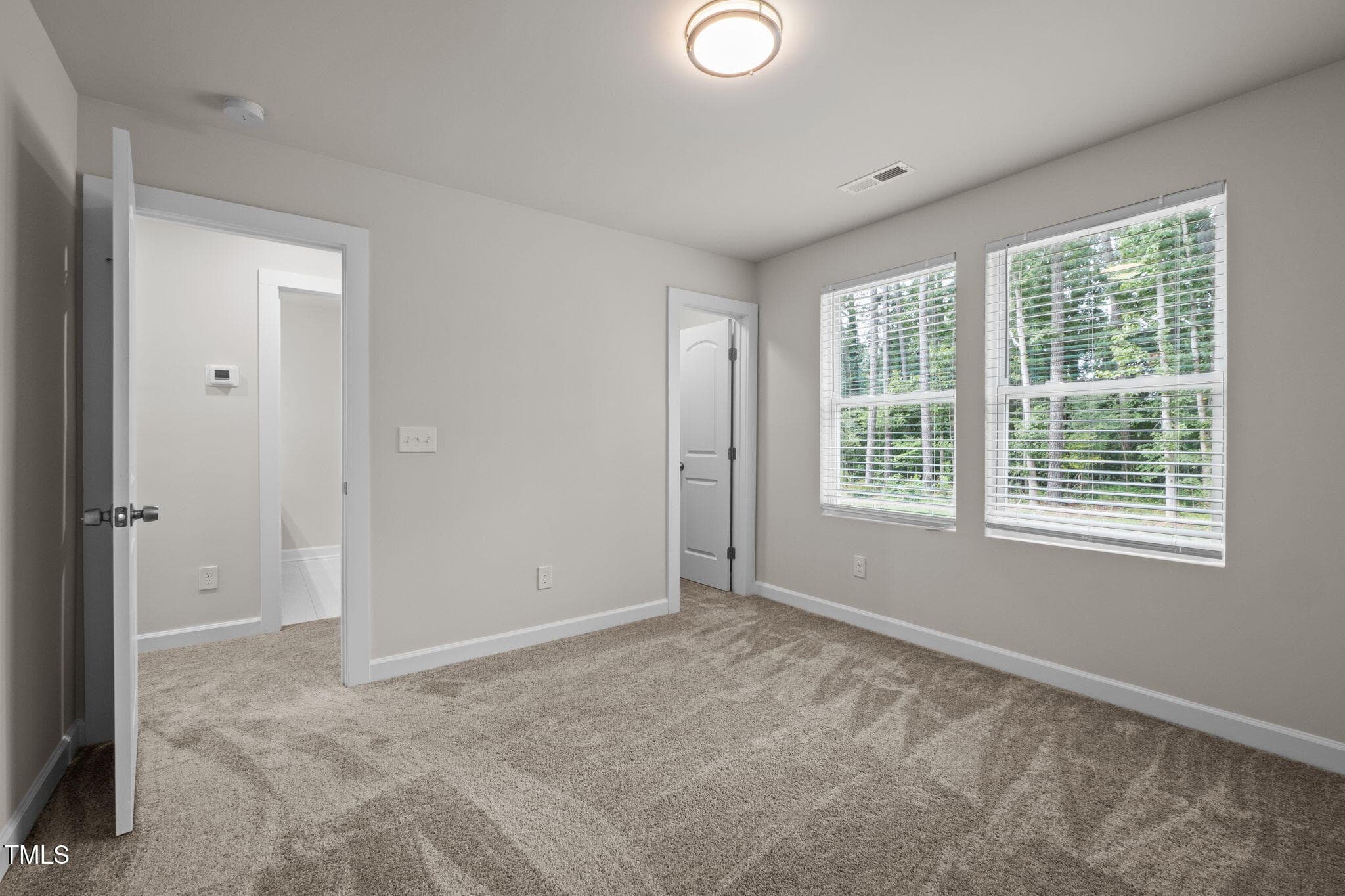 42-web-or-mls-P1078563_1 - 525 N Hoover Road, Durham, NC 27703, Durham