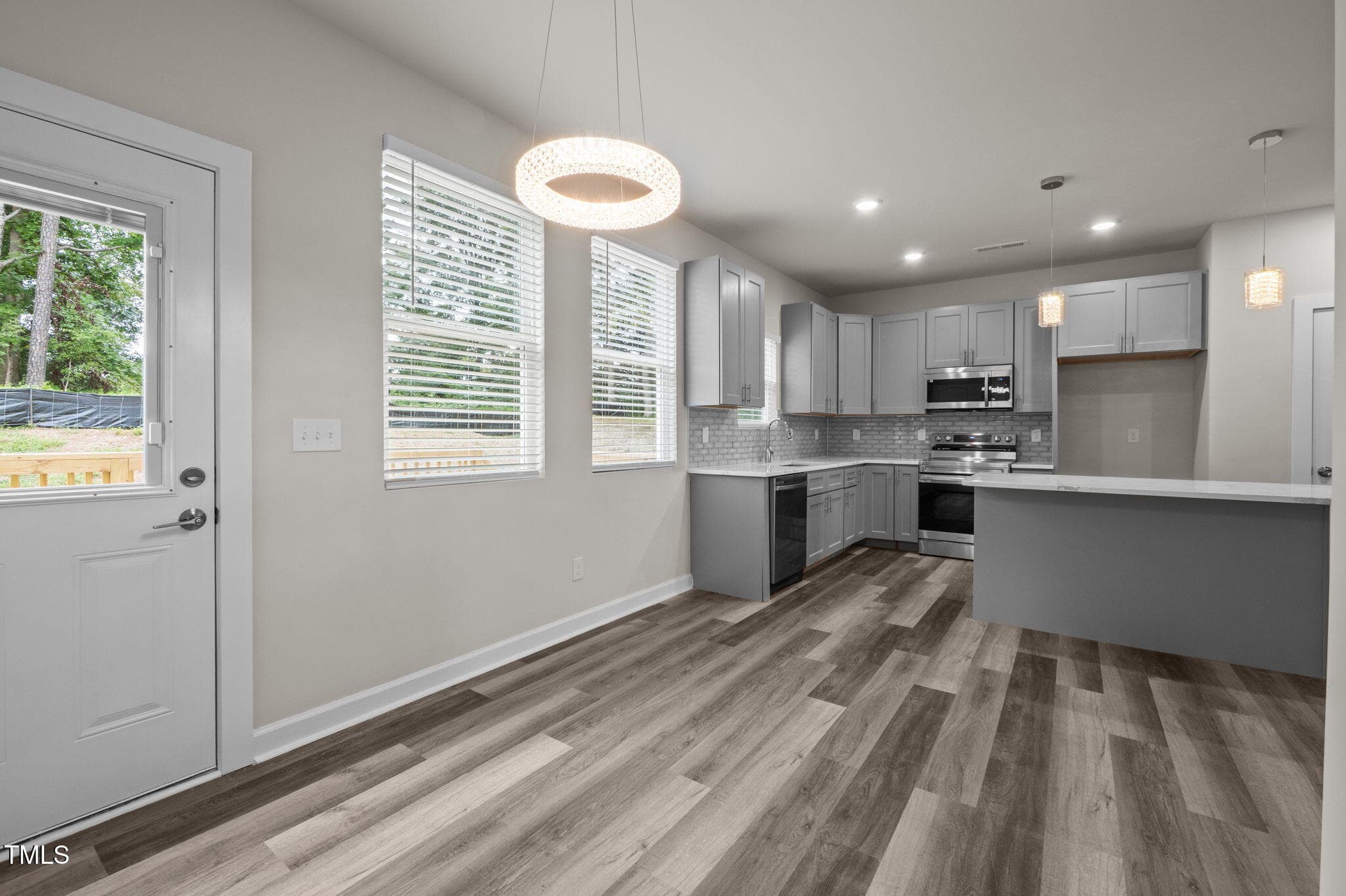 52-web-or-mls-P1078626_1 - 525 N Hoover Road, Durham, NC 27703, Durham