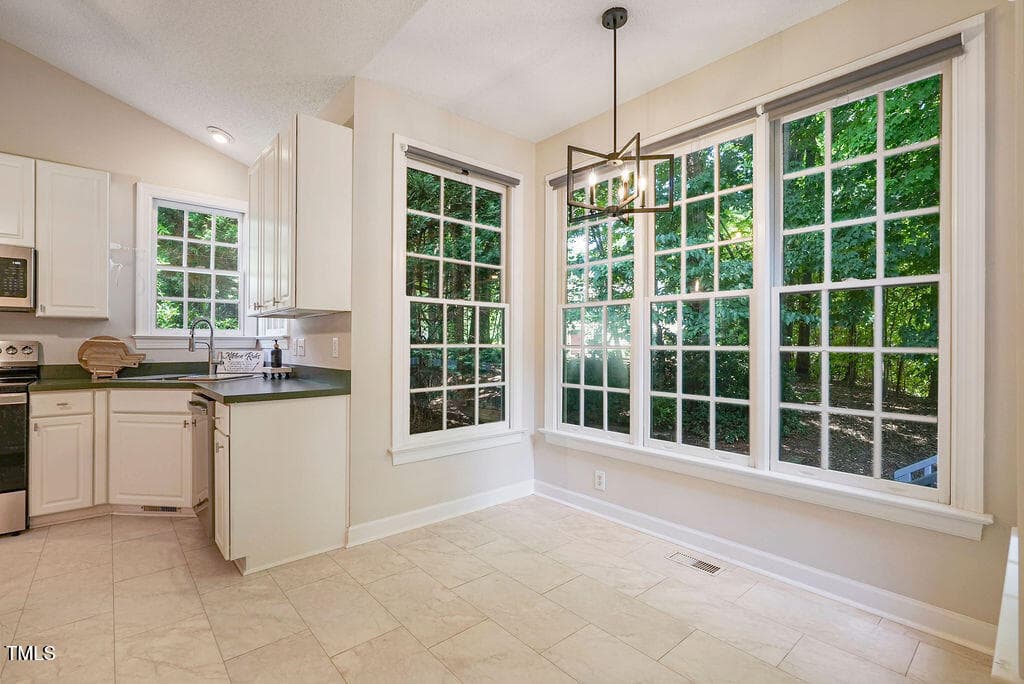 125chimney-108 - 125 Chimney Rise Drive, Cary, NC 27511