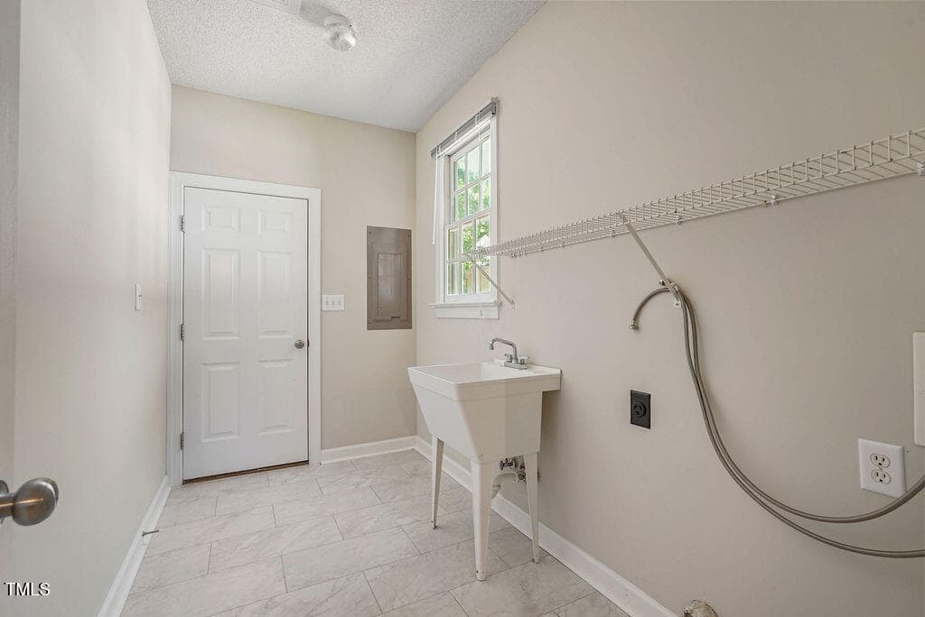 125chimney-133 - 125 Chimney Rise Drive, Cary, NC 27511