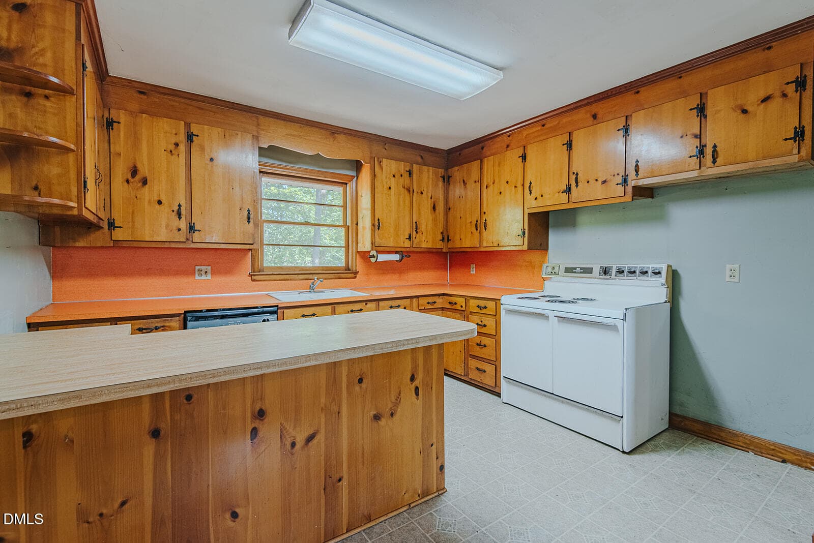 1100fifthkit - 1100 S Fifth Street, Mebane, NC 27302