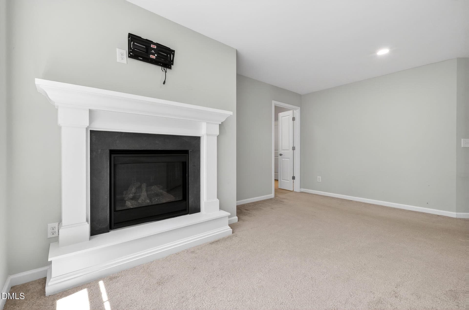 51-web-or-mls-TGP04640 - 258 Chatsworth Lane, Clayton, NC 27527