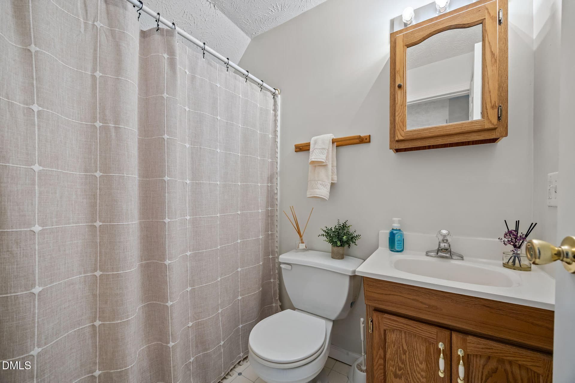 44-web-or-mls-IMG_8786 - 557 Olives Chapel Road, Apex, NC 27502