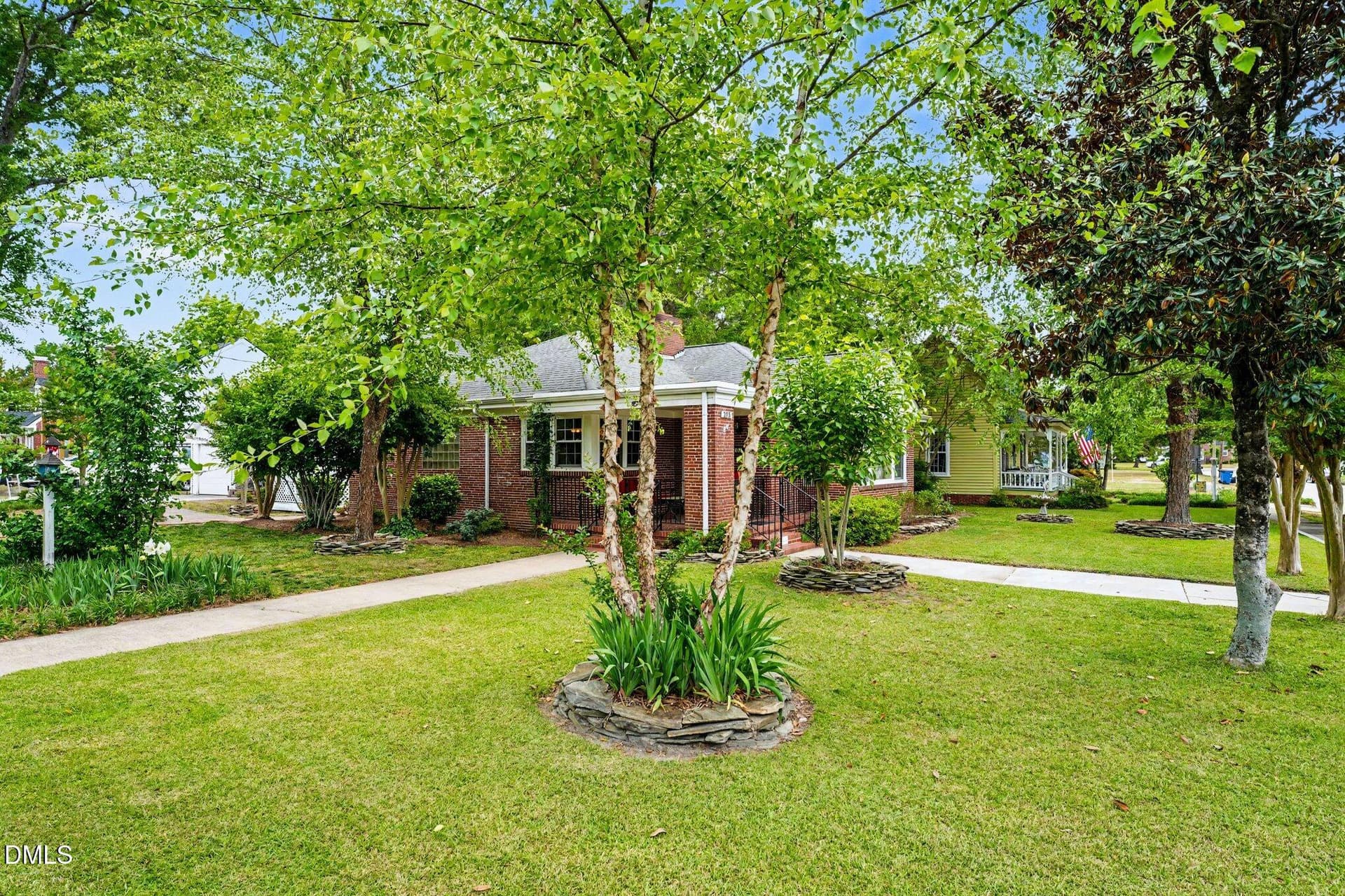 Beautiful landscaping - 203 E Davis Street, Smithfield, NC 27577