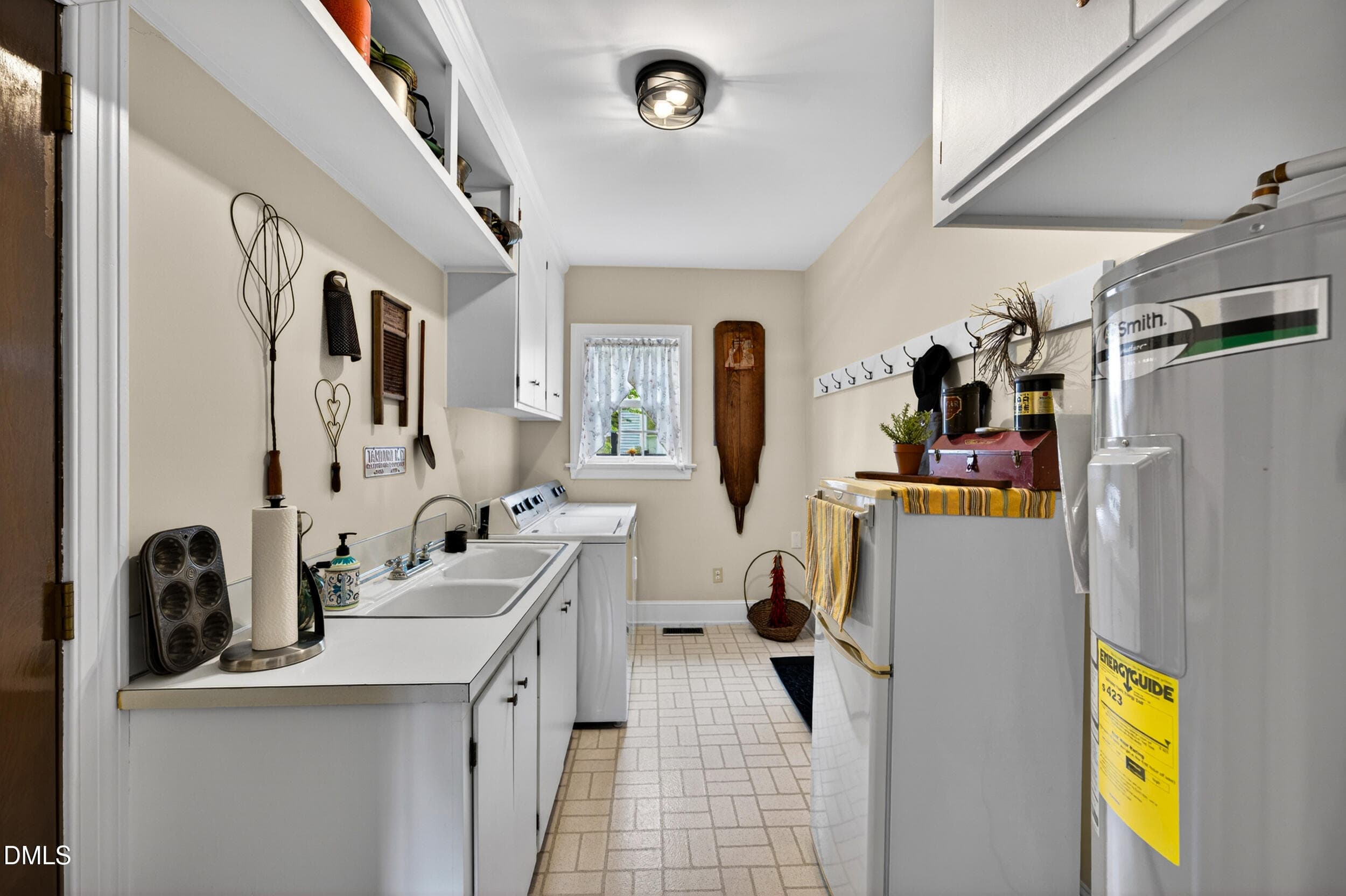 Laundry Room - 200 E Park Avenue, Tarboro, NC 27886