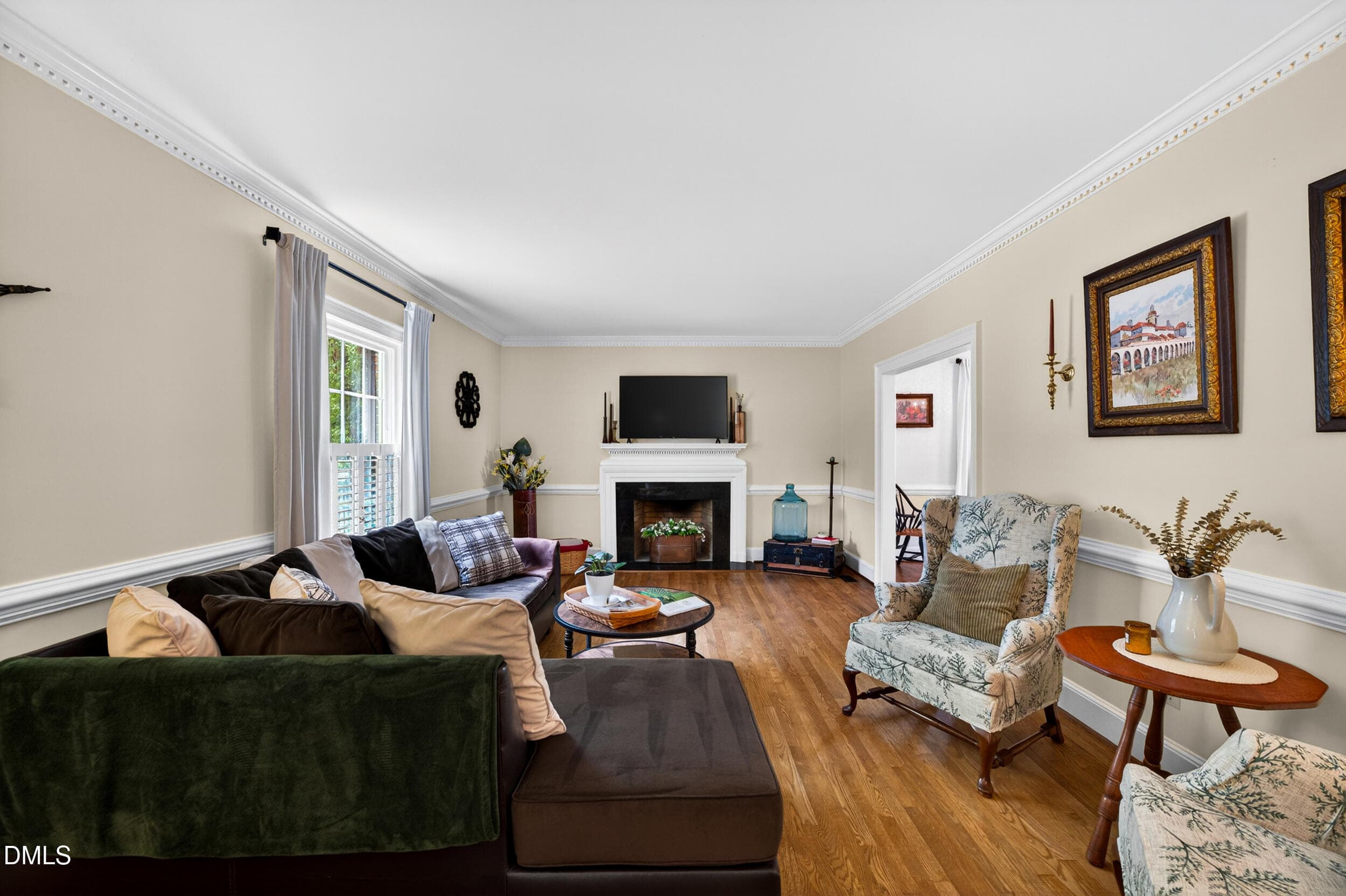 Living Room - 200 E Park Avenue, Tarboro, NC 27886