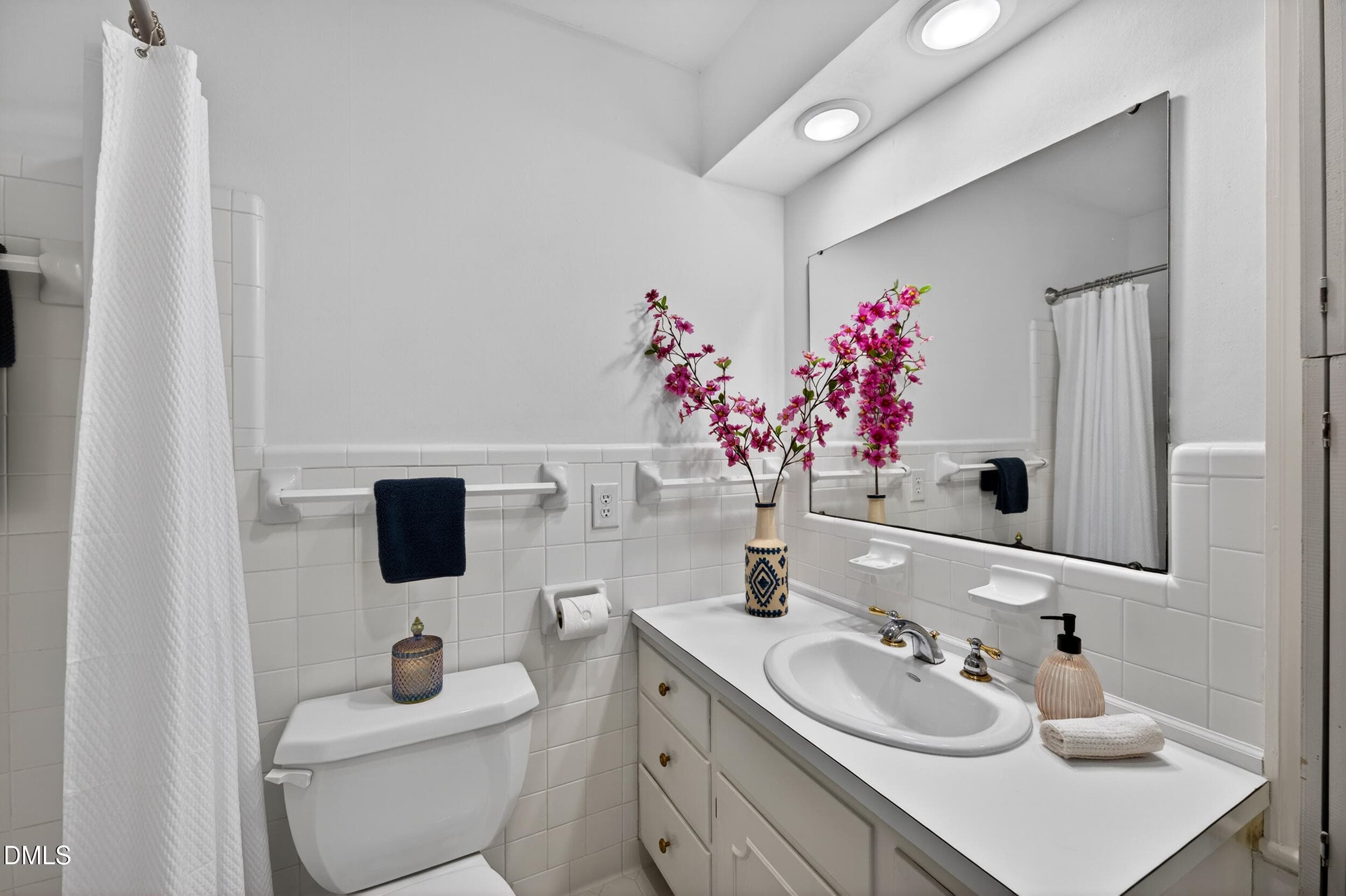 Upstairs Primary En-Suite - 200 E Park Avenue, Tarboro, NC 27886