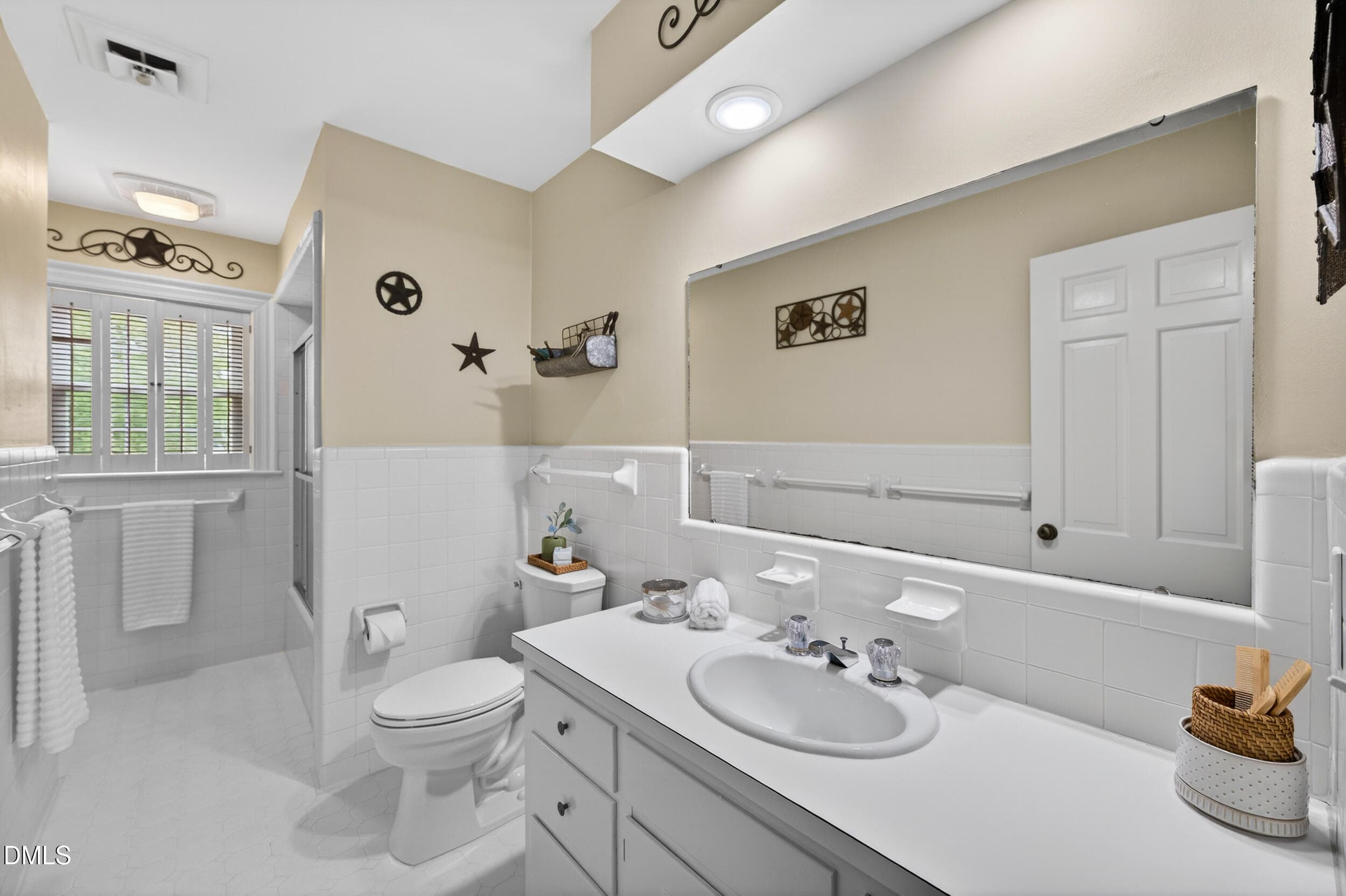 Upstairs Guest Bathroom - 200 E Park Avenue, Tarboro, NC 27886