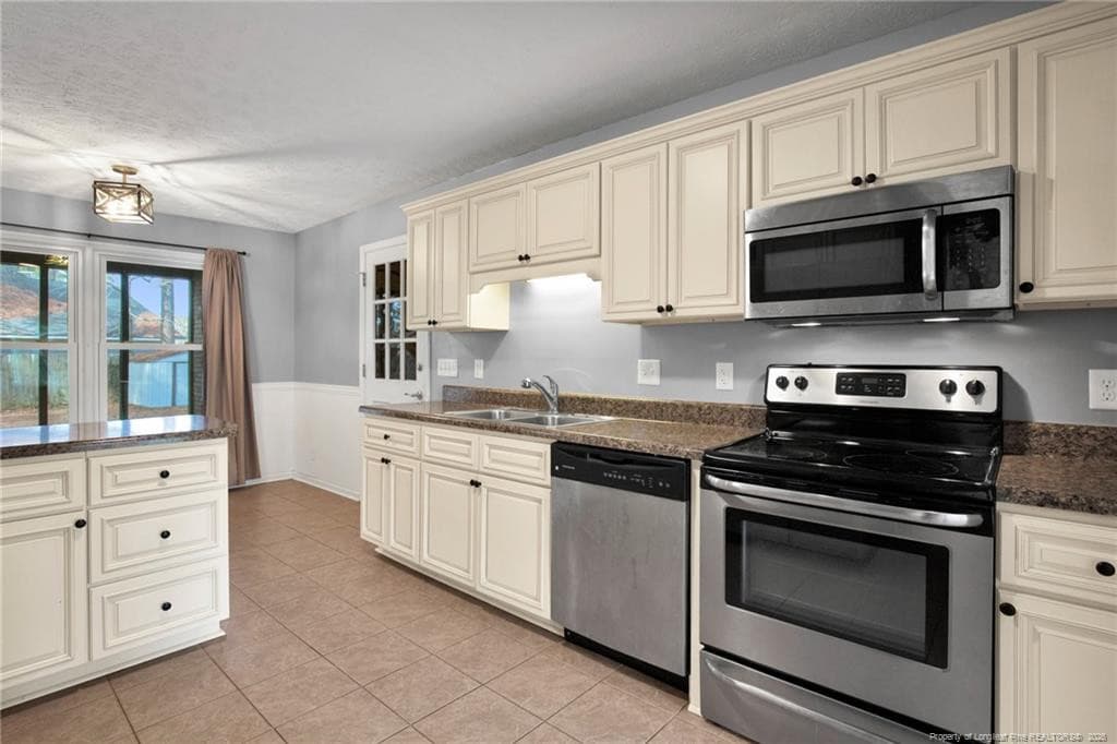 Photo 12 - 7030 Trevor Lane, Fayetteville, NC 28314, Fayetteville