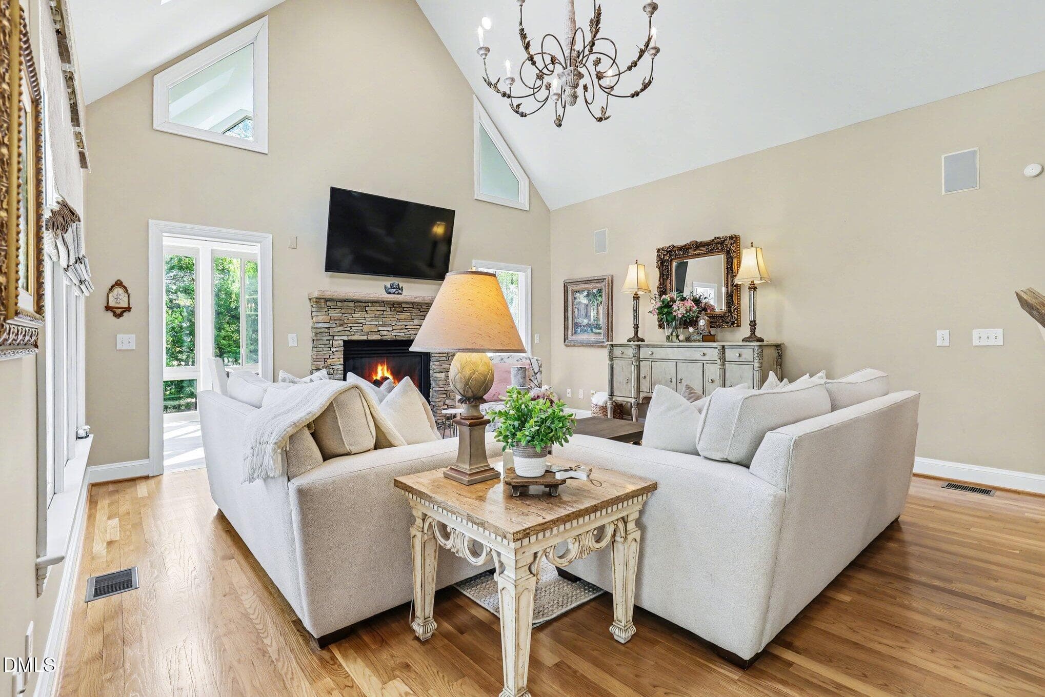 Family Room - 81006 Alexander, Chapel Hill, NC 27517, Chapel Hill