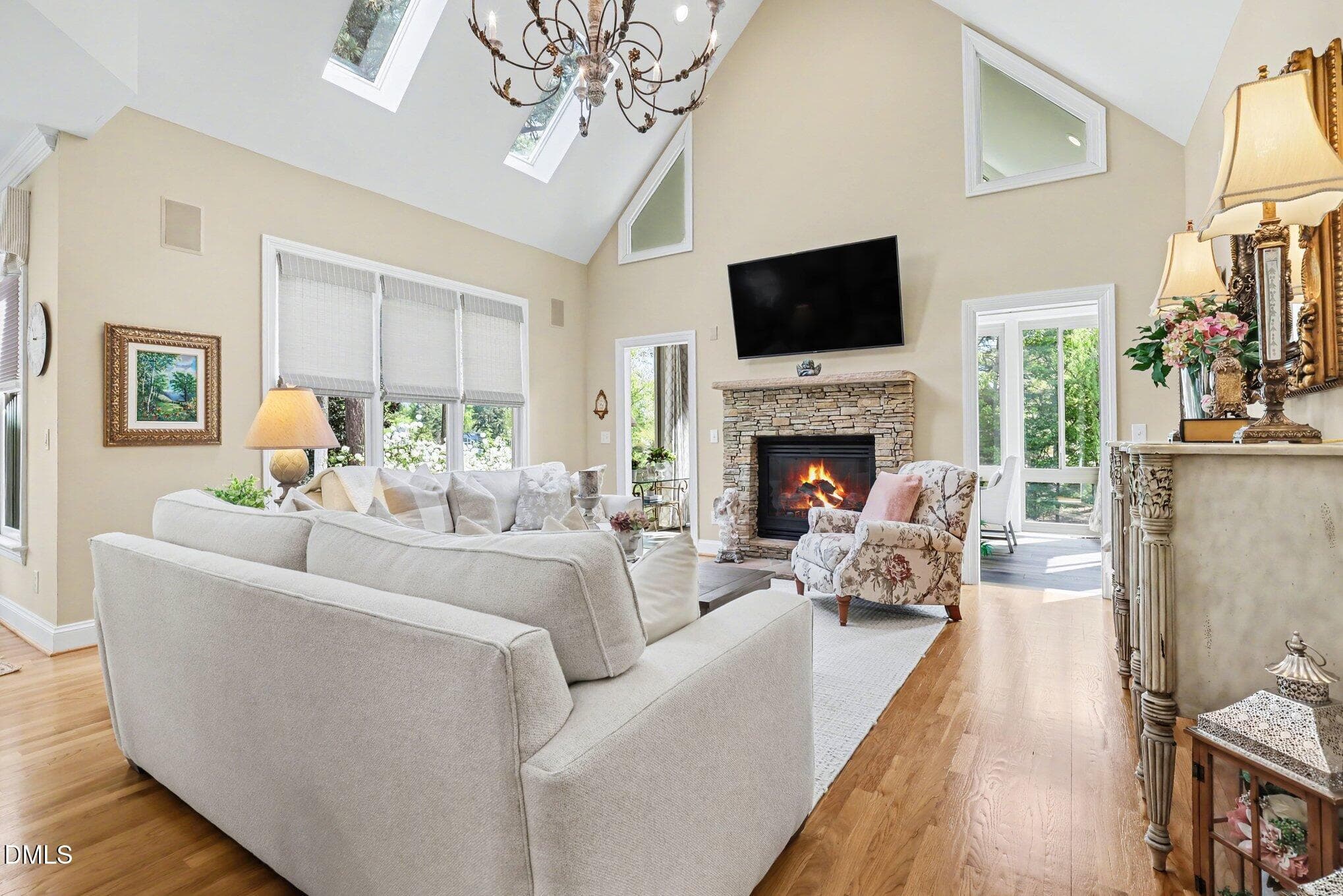 Family Room - 81006 Alexander, Chapel Hill, NC 27517, Chapel Hill
