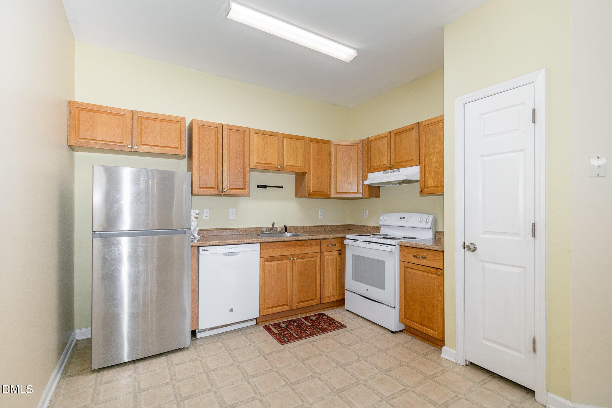 Kitchen - 1311 Canyon Rock Court U105, Raleigh, NC 27610, Raleigh