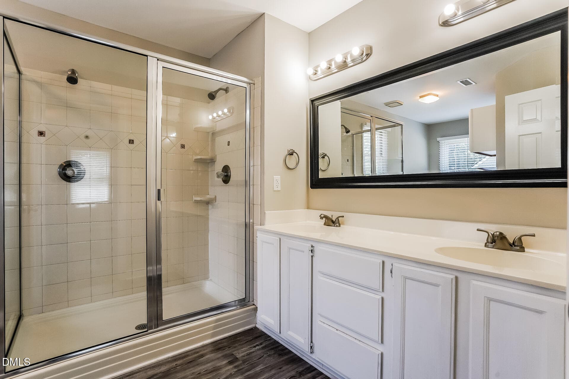 013-photo-main-bathroom-15337187 - 4209 Dinwiddie Court, Raleigh, NC 27604, Raleigh