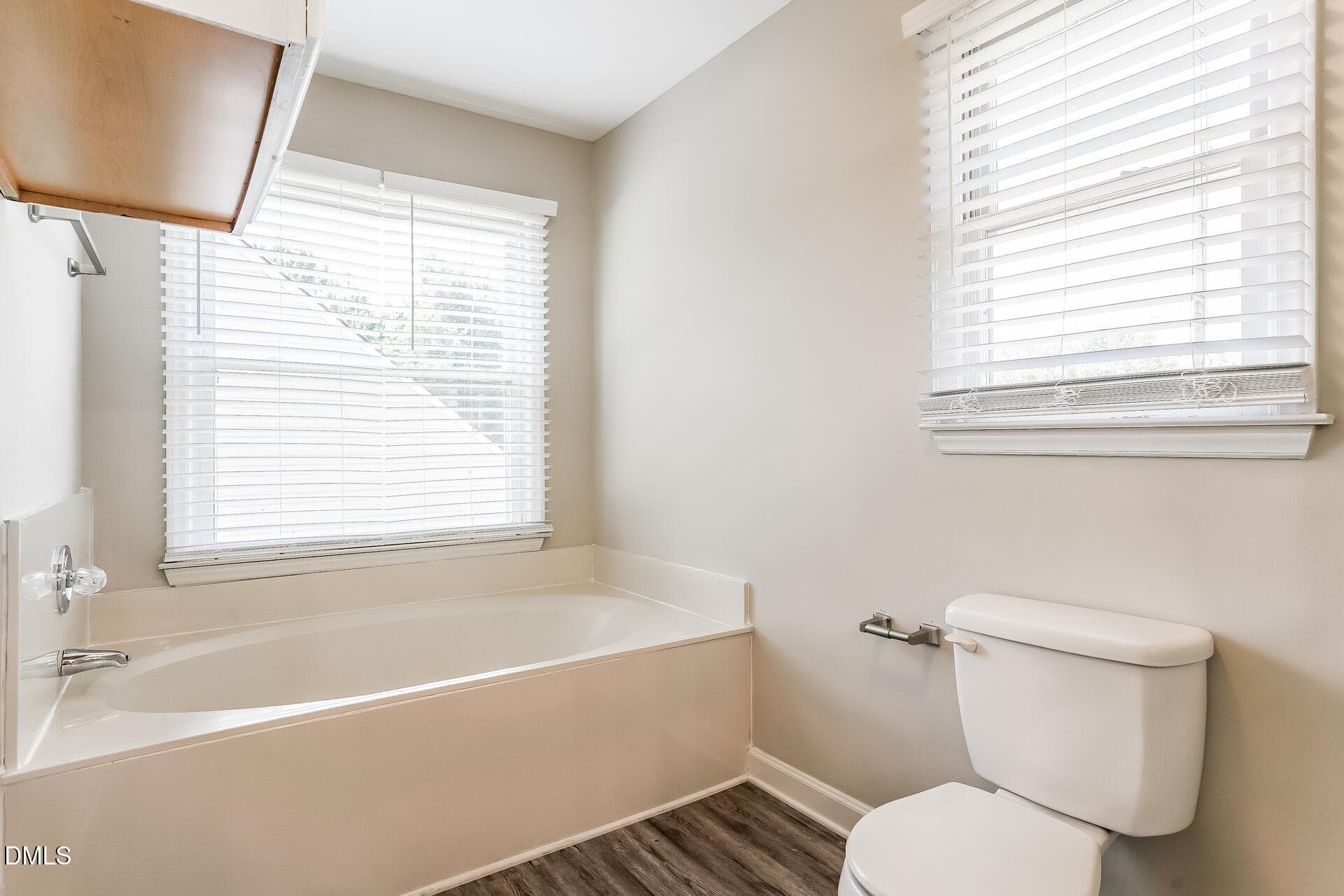 014-photo-main-bathroom-15337188 - 4209 Dinwiddie Court, Raleigh, NC 27604, Raleigh