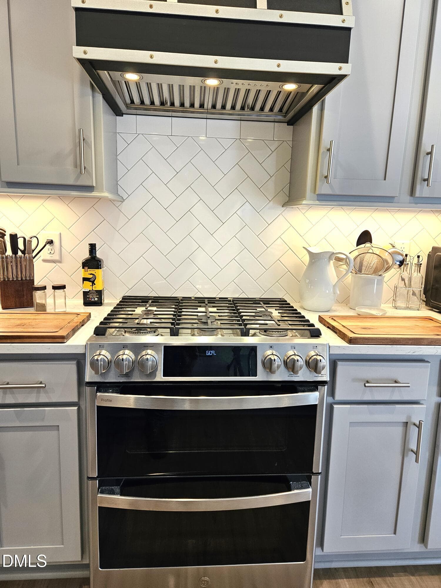 Range & New Hood E - 138 Beverly Place, Four Oaks, NC 27524