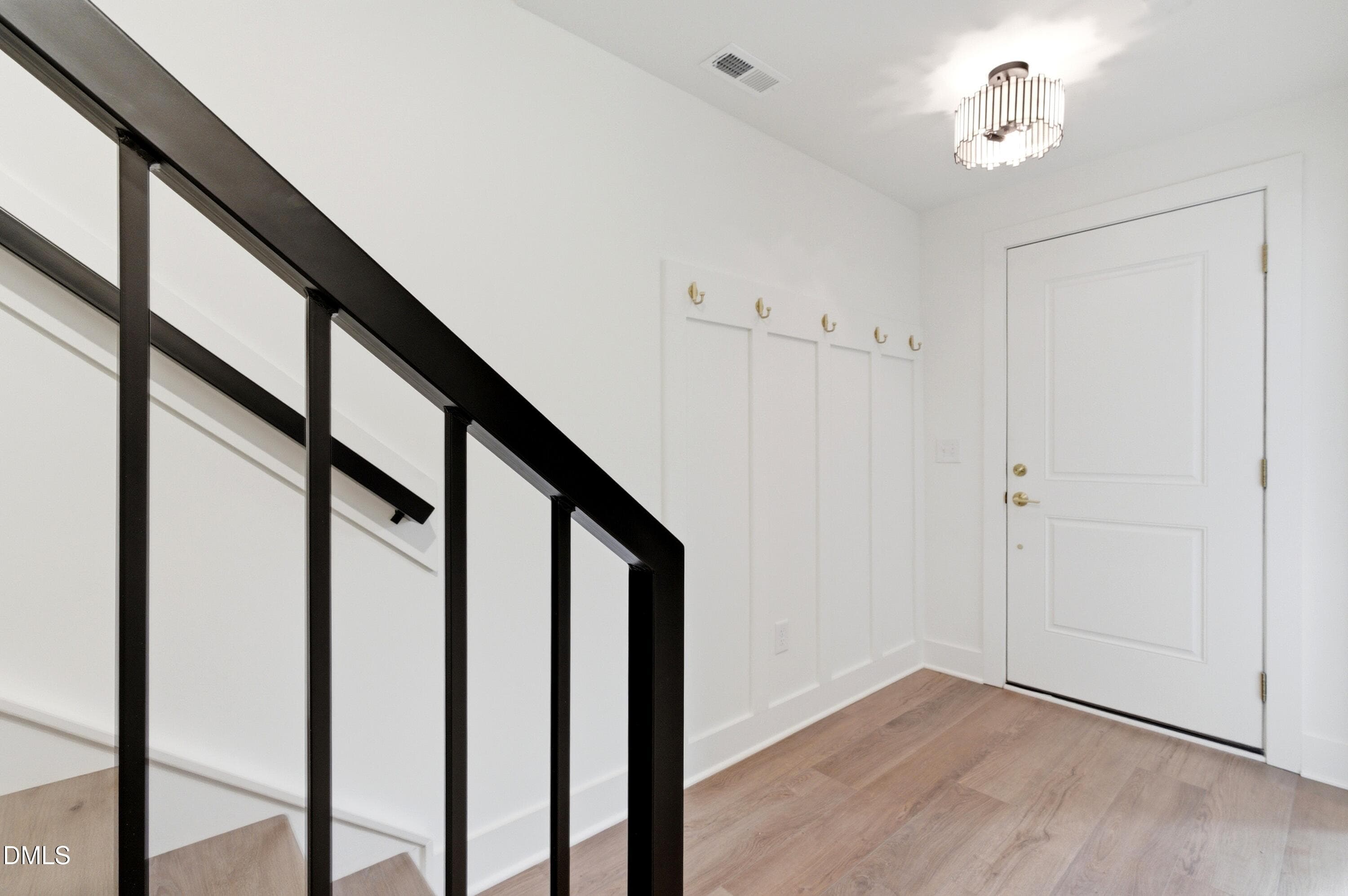 Foyer - 710 W North Street 102, Raleigh, NC 27603, Raleigh