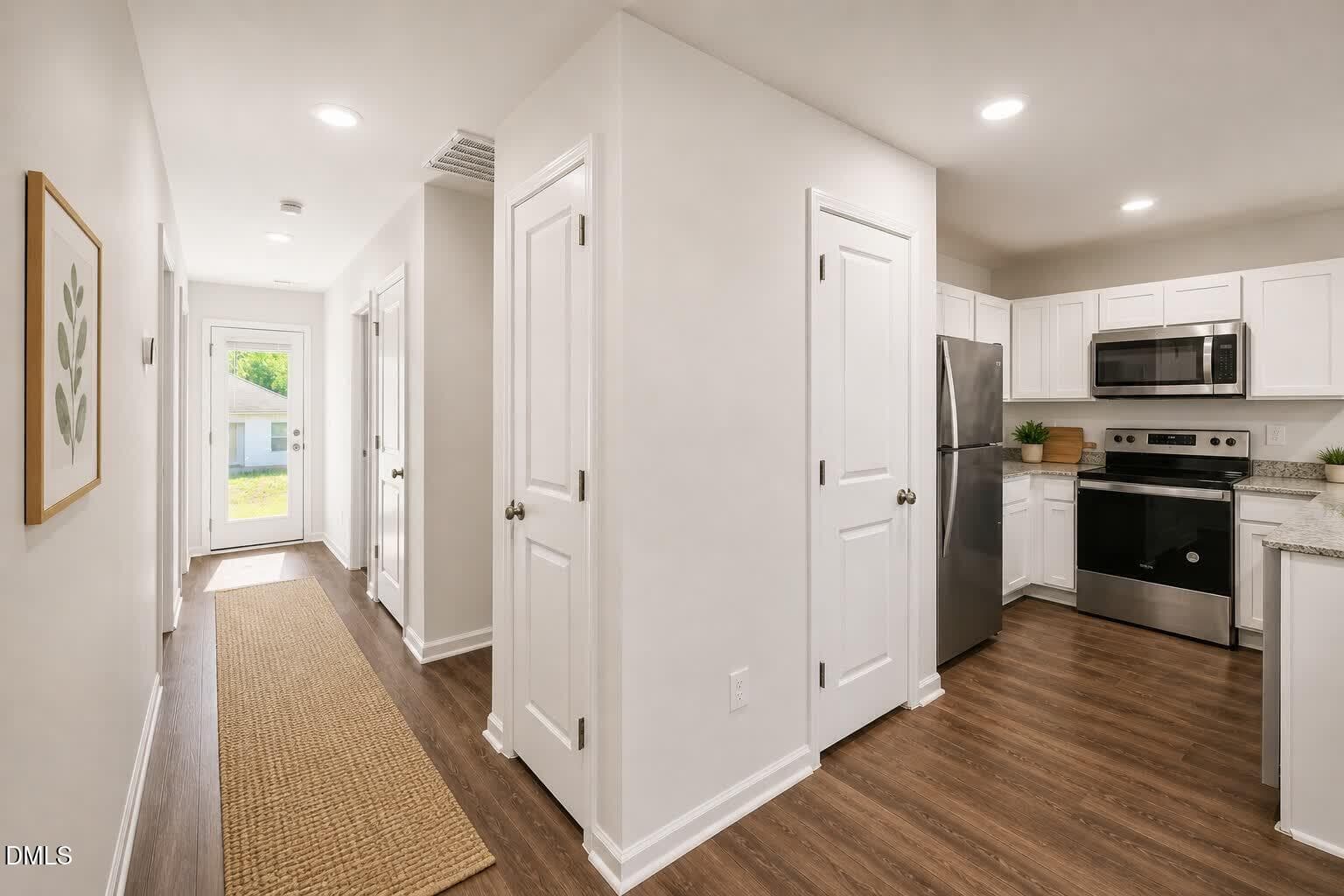 Ai Staging Hall Way - 331 Peacock Circle, Lexington, NC 27292