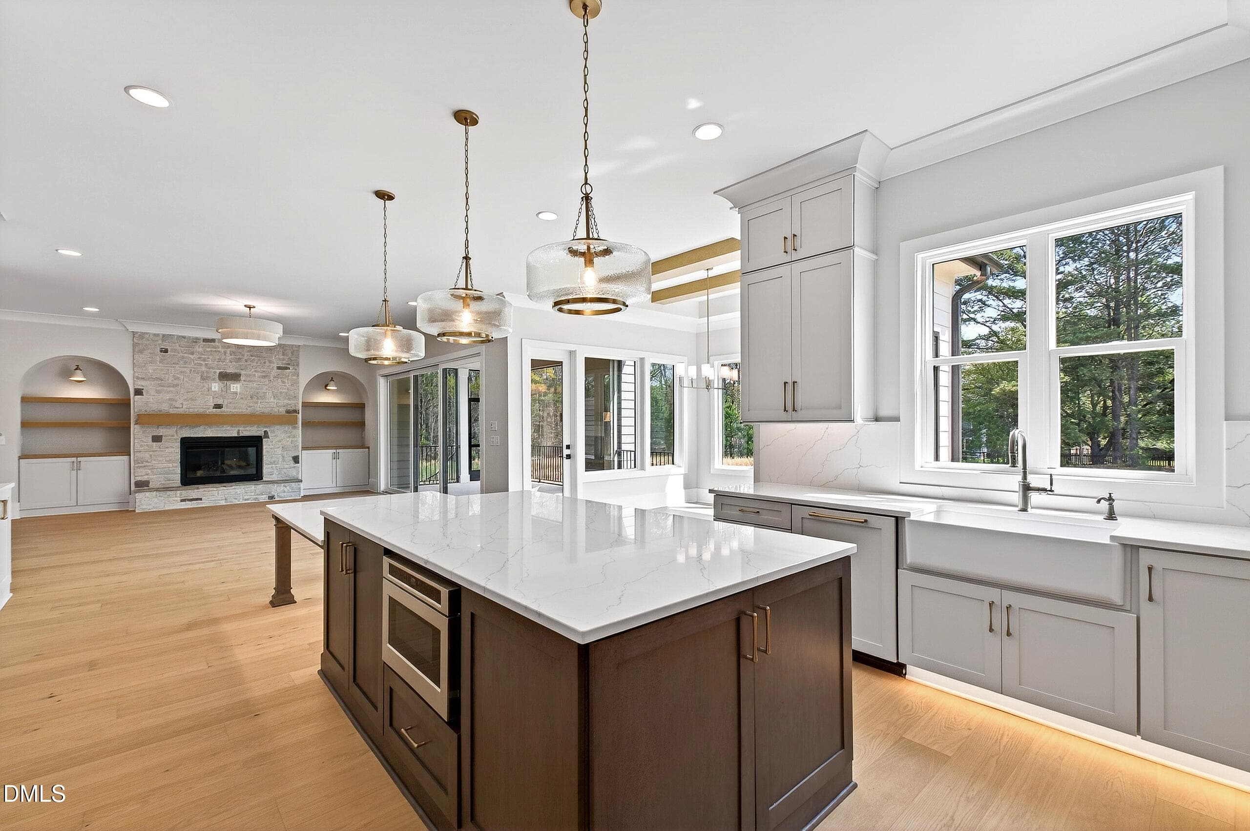 Carriage (88) - 688 Lynch Road, Selma, NC 27576