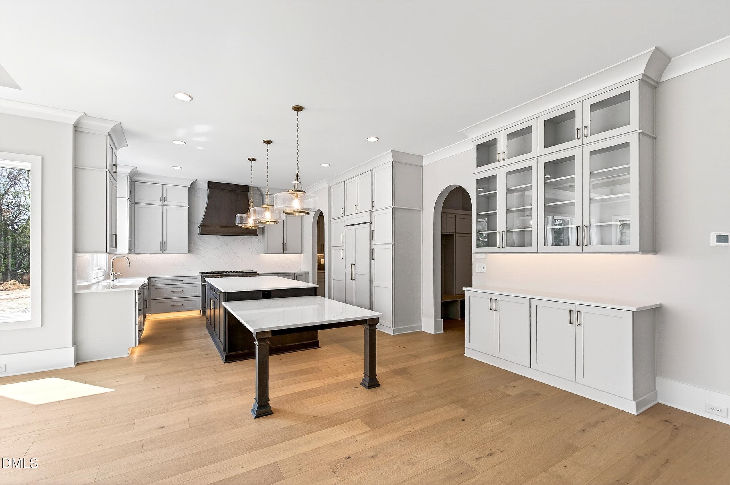 Carriage (84) - 688 Lynch Road, Selma, NC 27576