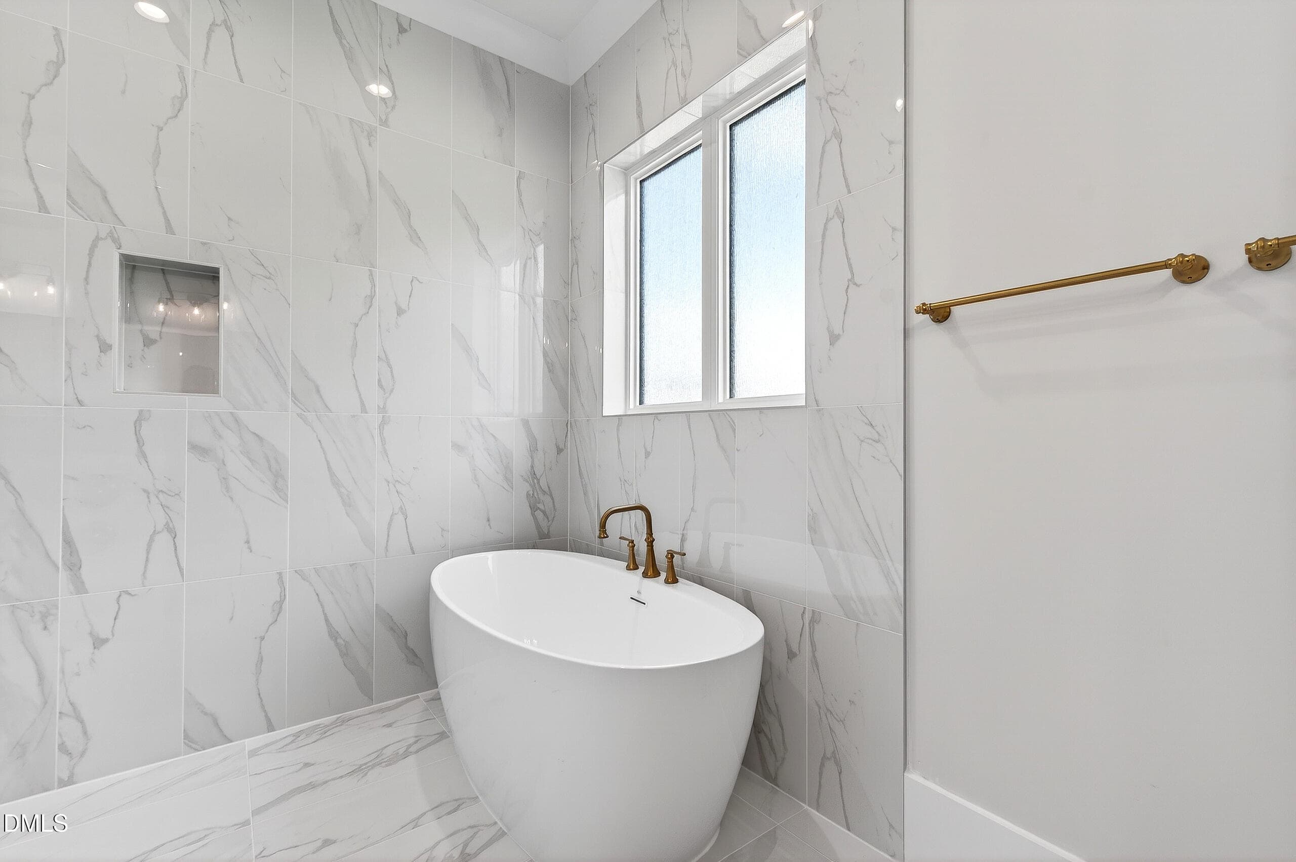 Carriage (75) - 688 Lynch Road, Selma, NC 27576