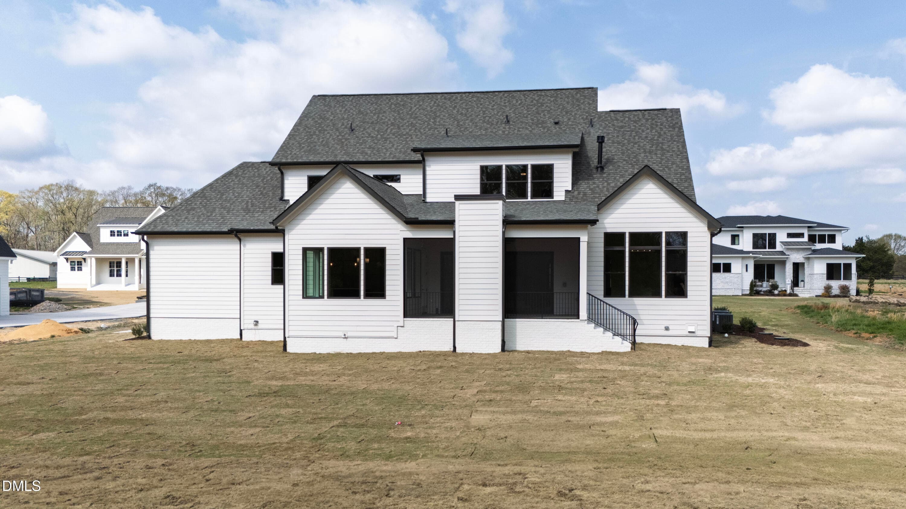 Carriage (129) - 688 Lynch Road, Selma, NC 27576
