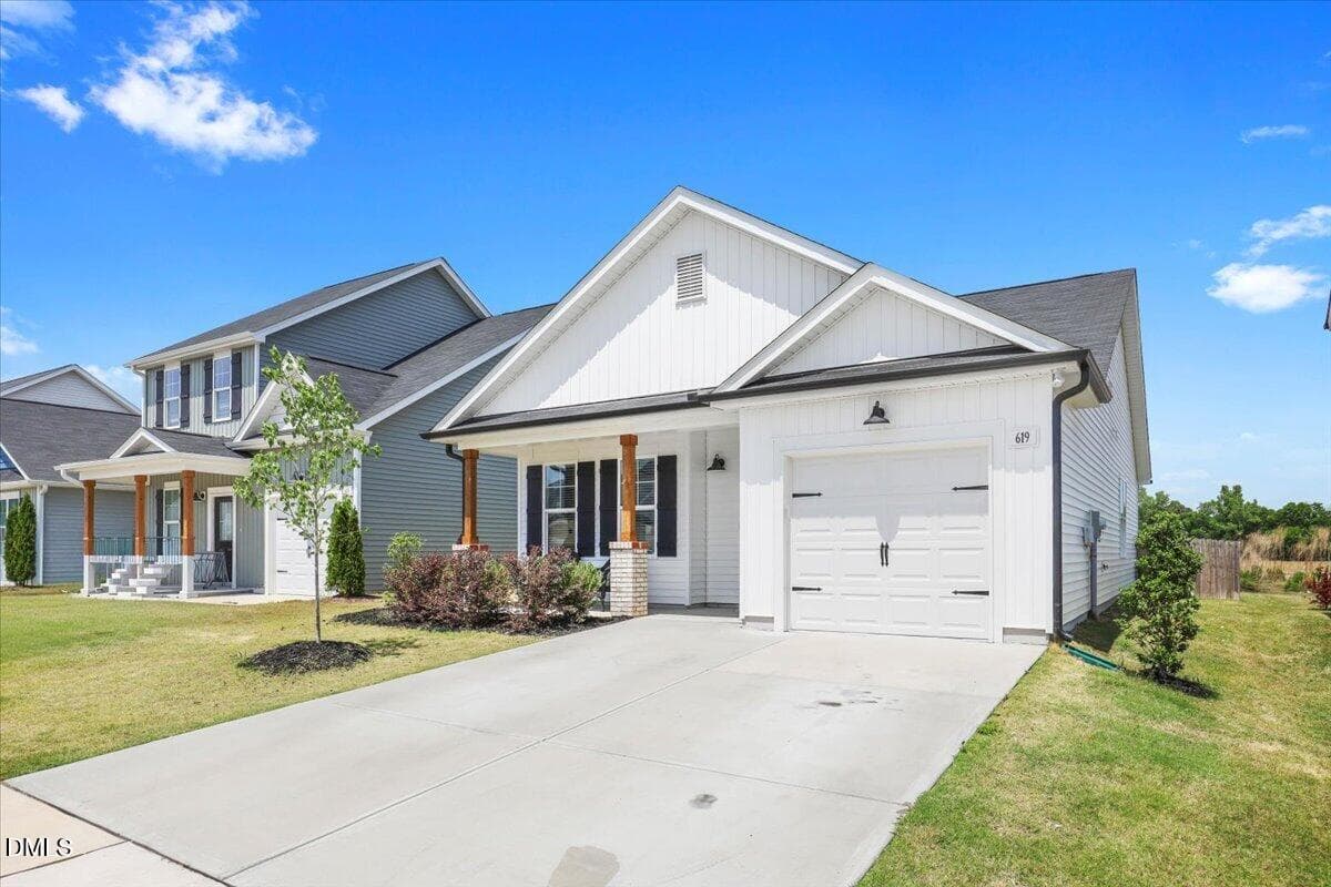 front side right view - 619 Sturgeon Street, Smithfield, NC 27577