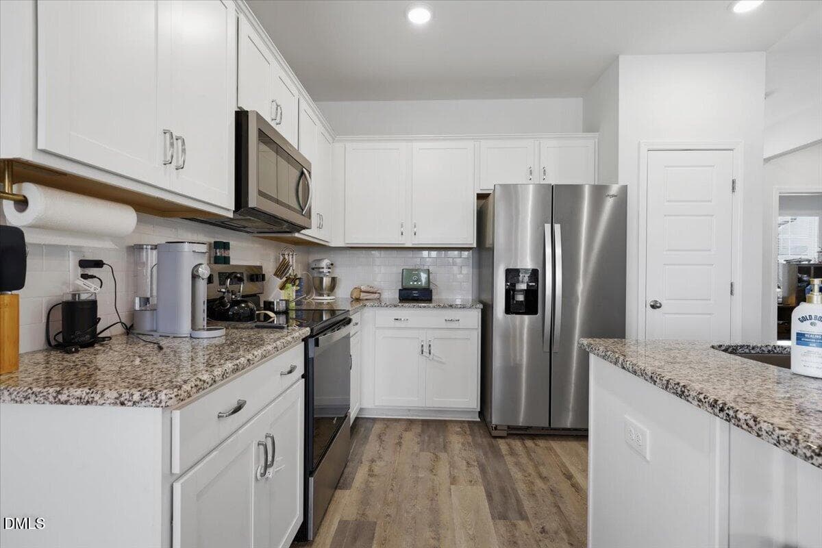 kitchen4 - 619 Sturgeon Street, Smithfield, NC 27577