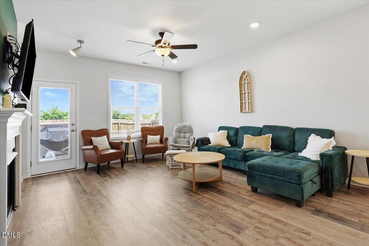 Living Rm 3 - 619 Sturgeon Street, Smithfield, NC 27577