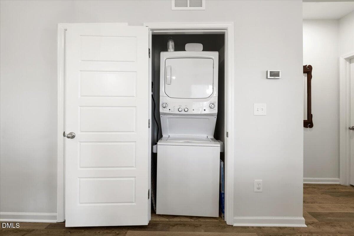 washdrycloset - 619 Sturgeon Street, Smithfield, NC 27577