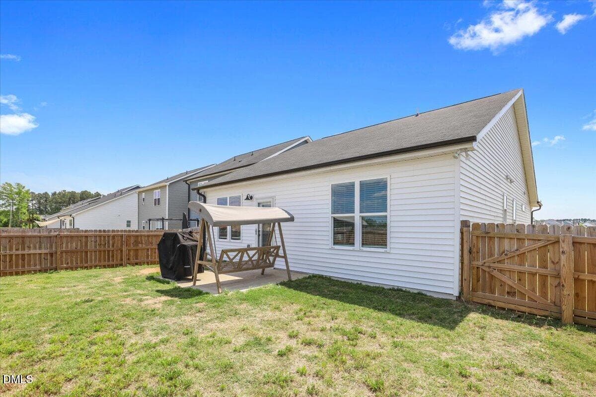 backyard 3 - 619 Sturgeon Street, Smithfield, NC 27577