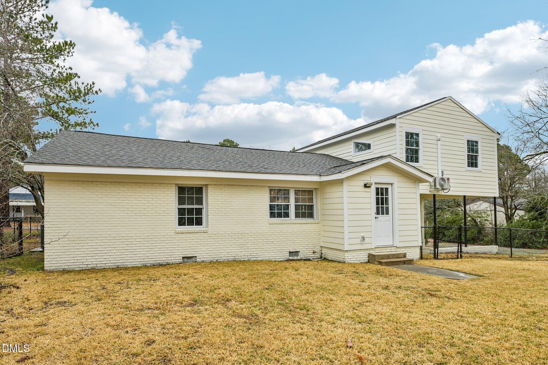 45-web-or-mls-W Allen St-S2802-045 - 117 W Allen Street, Four Oaks, NC 27524
