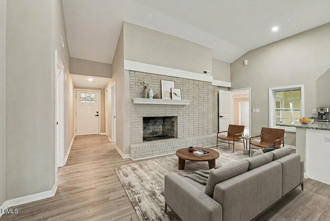 LR - 117 W Allen Street, Four Oaks, NC 27524