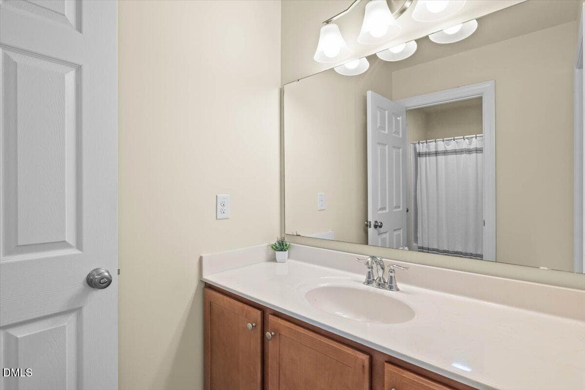 Jack and Jill Bathroom - 704 Haw River Hopedale Road, Burlington, NC 27217, Burlington