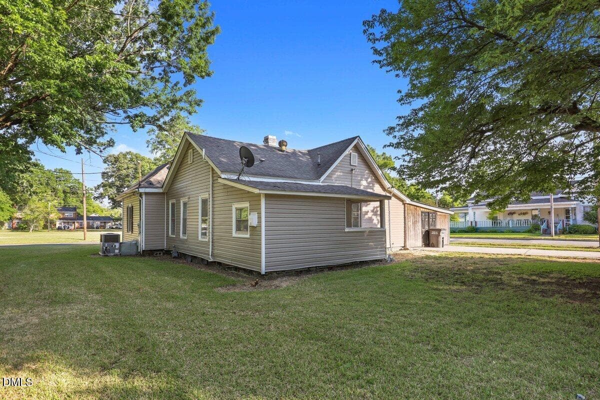 501 N Raiford St-8 - 501 N Raiford Street, Selma, NC 27576