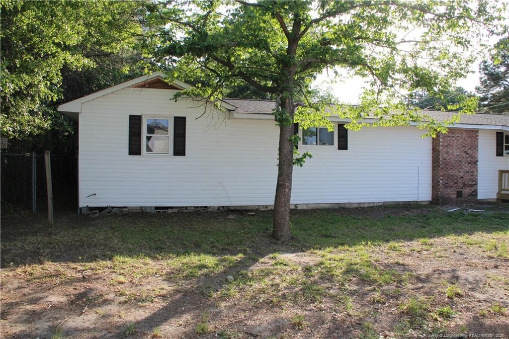 Photo 2 - 5211 Red Maple Lane, Hope Mills, NC 28348