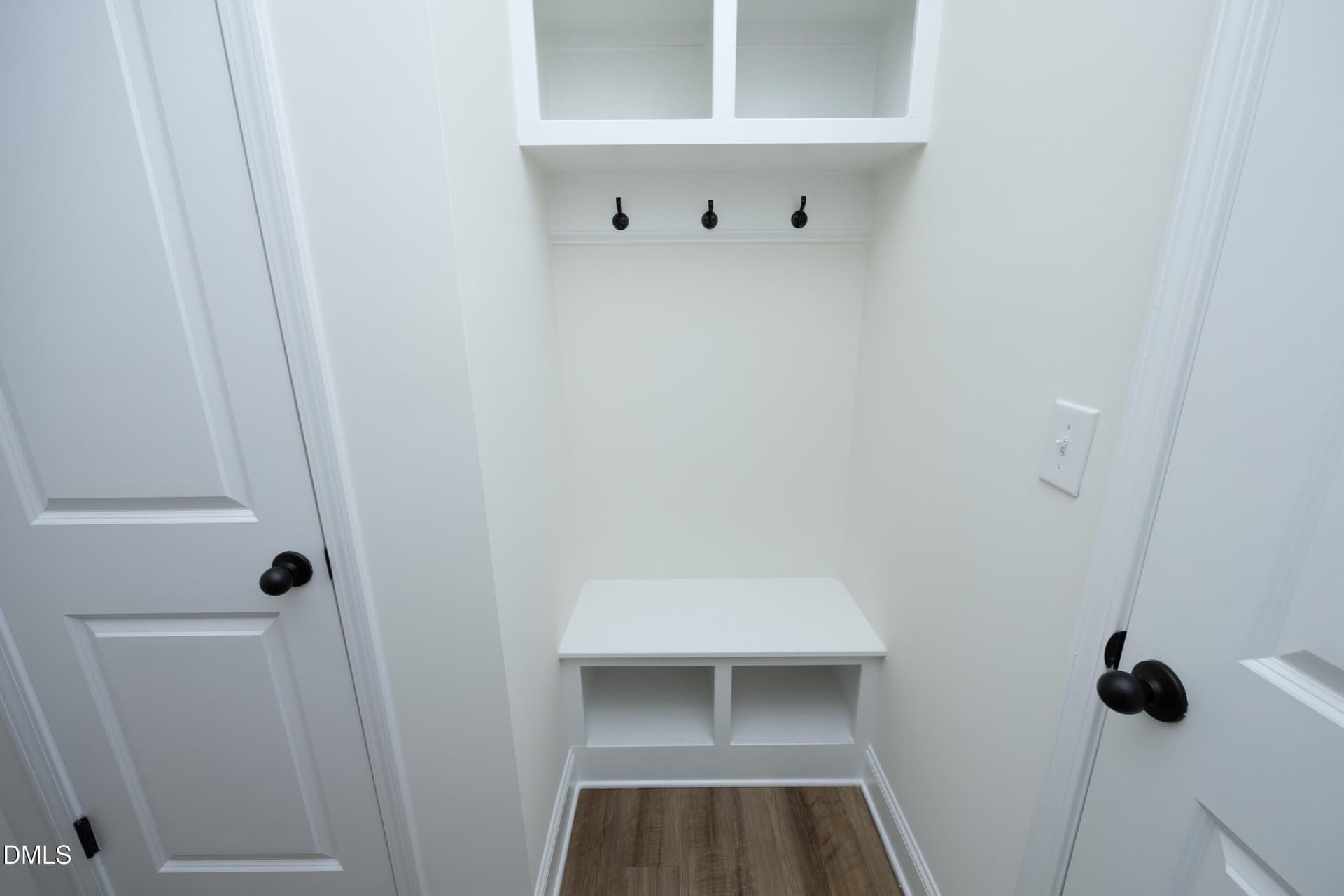 16CoatBench - 824 Country Downs Road, Wake Forest, NC 27587