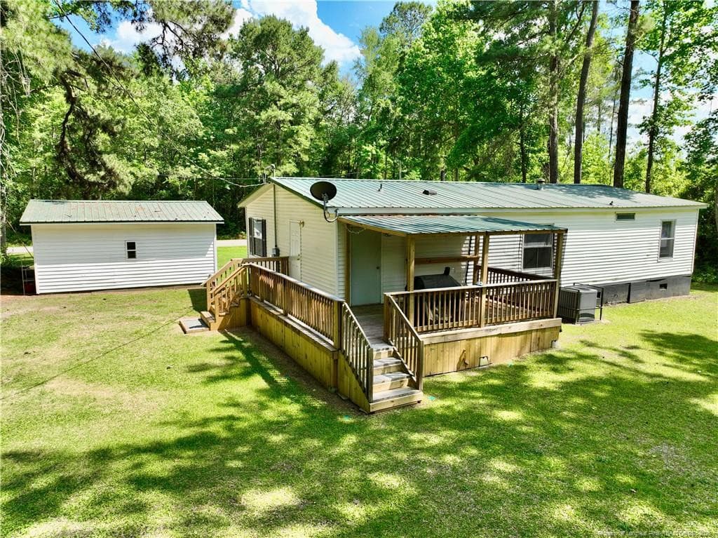 Photo 2 - 200 Caldonia Lane, Lumberton, NC 28358
