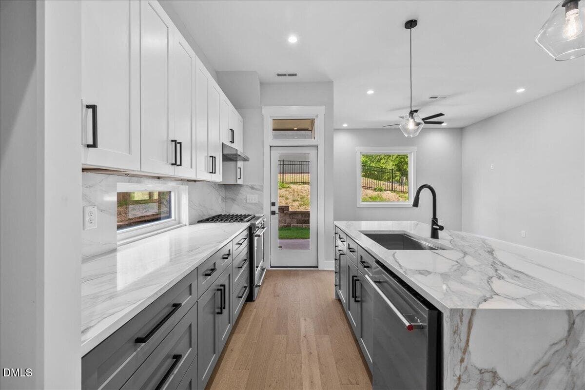 541 Bragg Kitchen - 541 Bragg Street, Raleigh, NC 27610, Raleigh