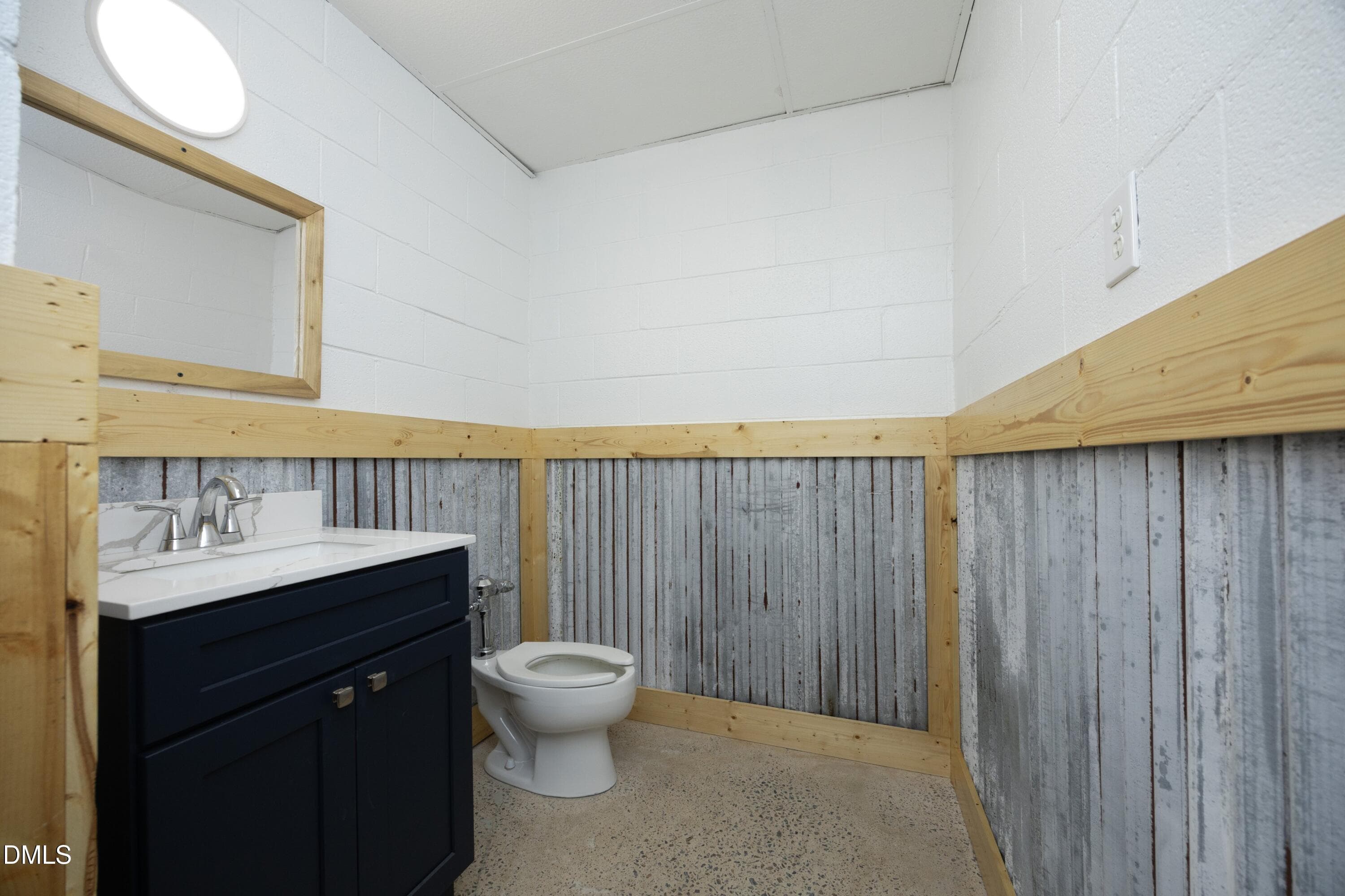 20Bath2 - 43 W Main Street W, Yanceyville, NC 27379