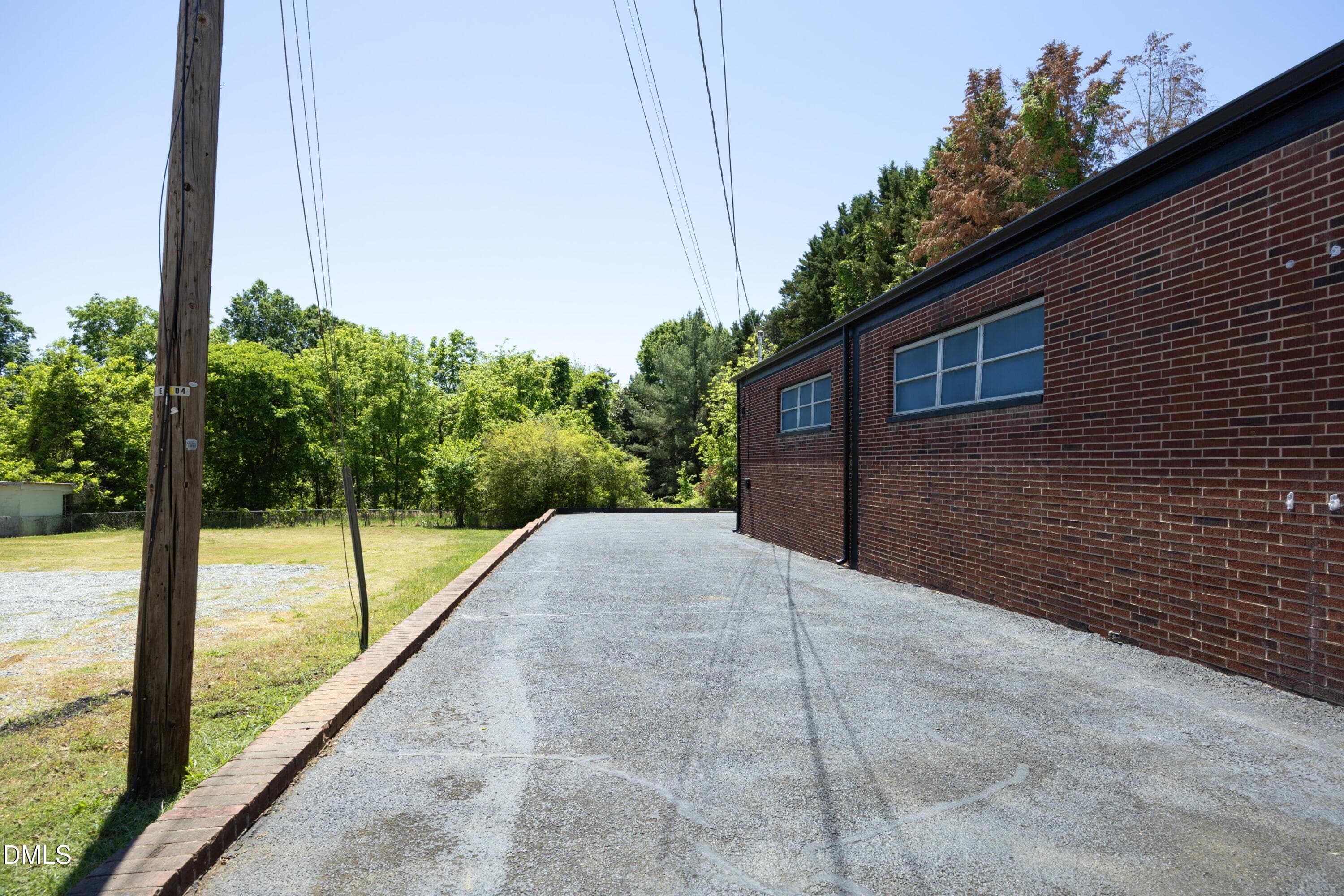 31SideAccess - 43 W Main Street W, Yanceyville, NC 27379