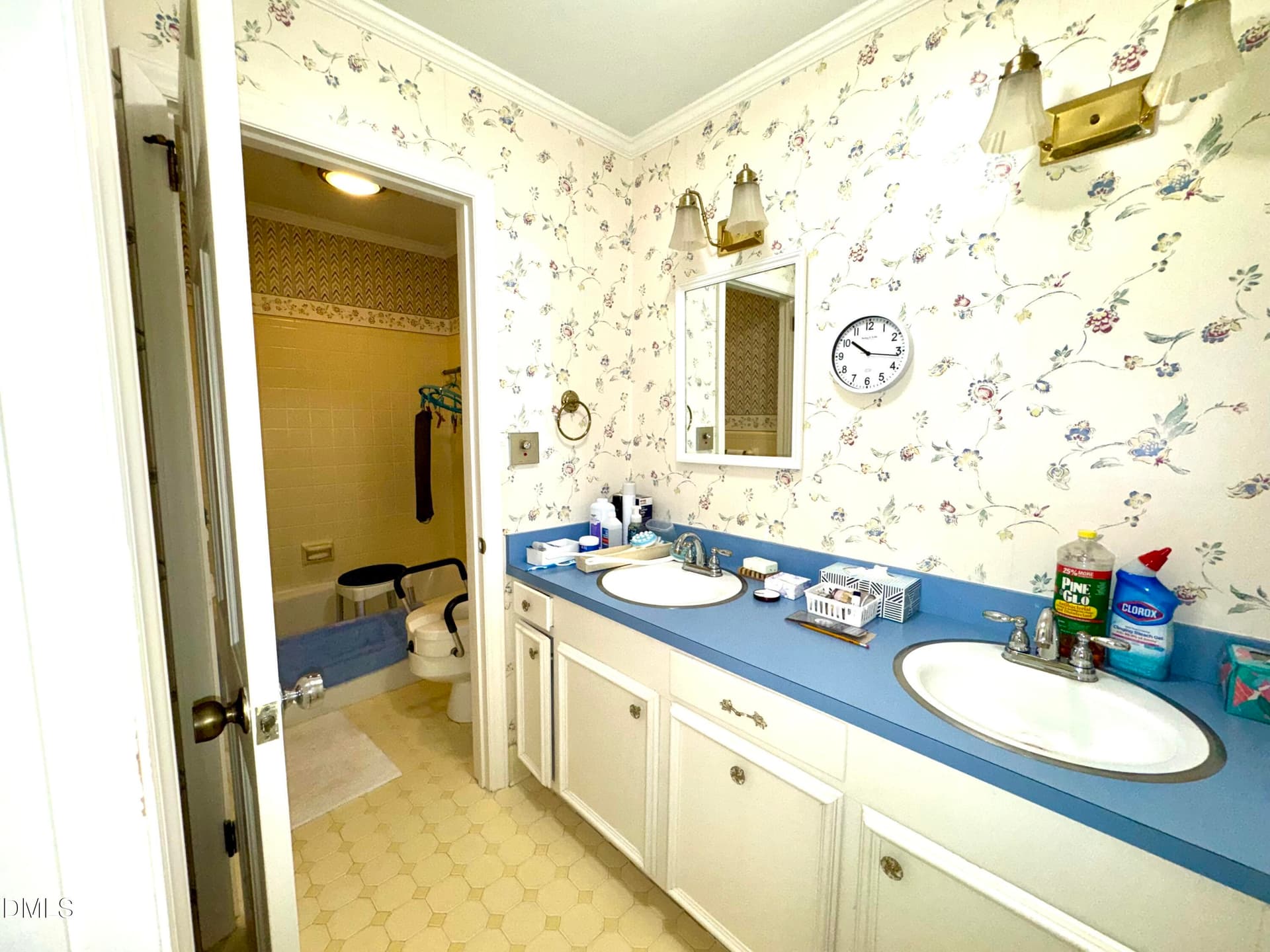 IMG_6123 - 1634 Crescent Drive, Henderson, NC 27536