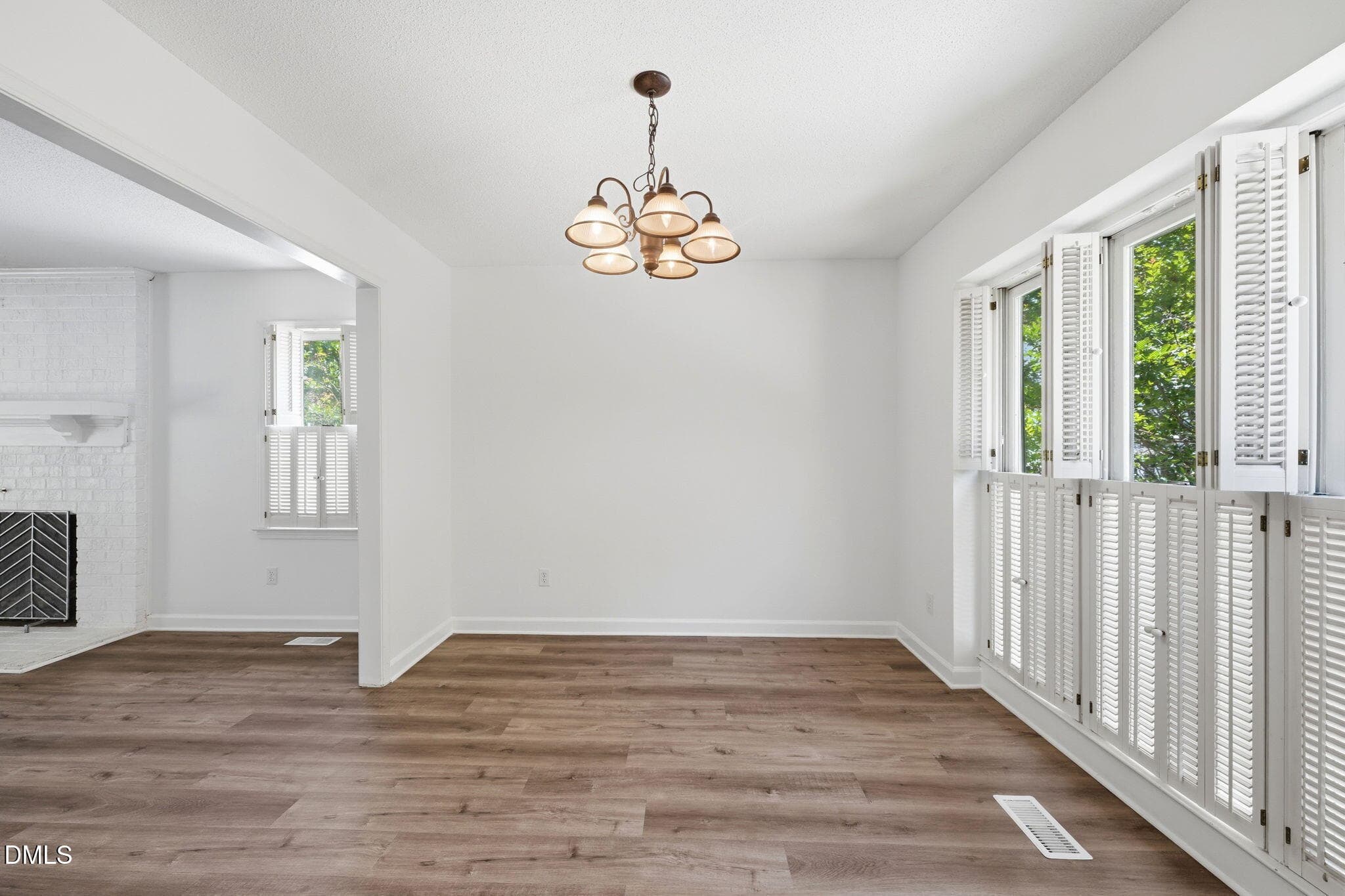 9-web-or-mls-ROB04101 - 1121 Sherwood Drive 10, Burlington, NC 27215, Burlington