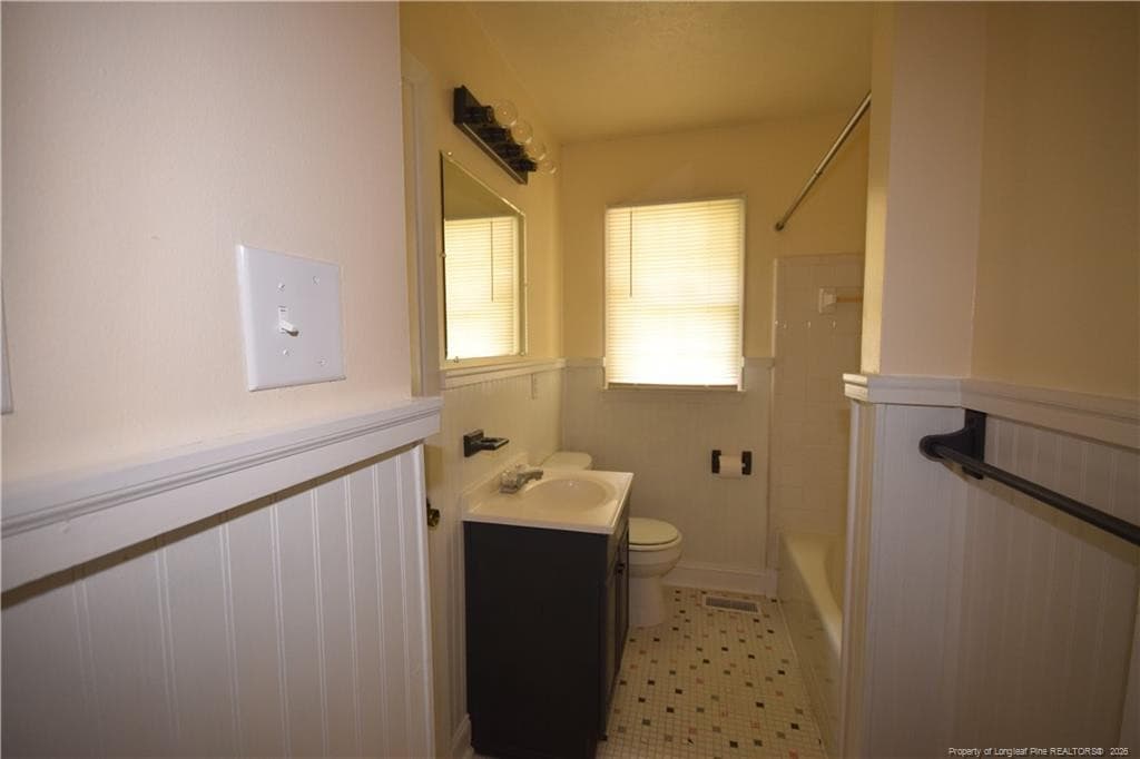 stock photo - 108 S Sixth Street, Spring Lake, NC 28390