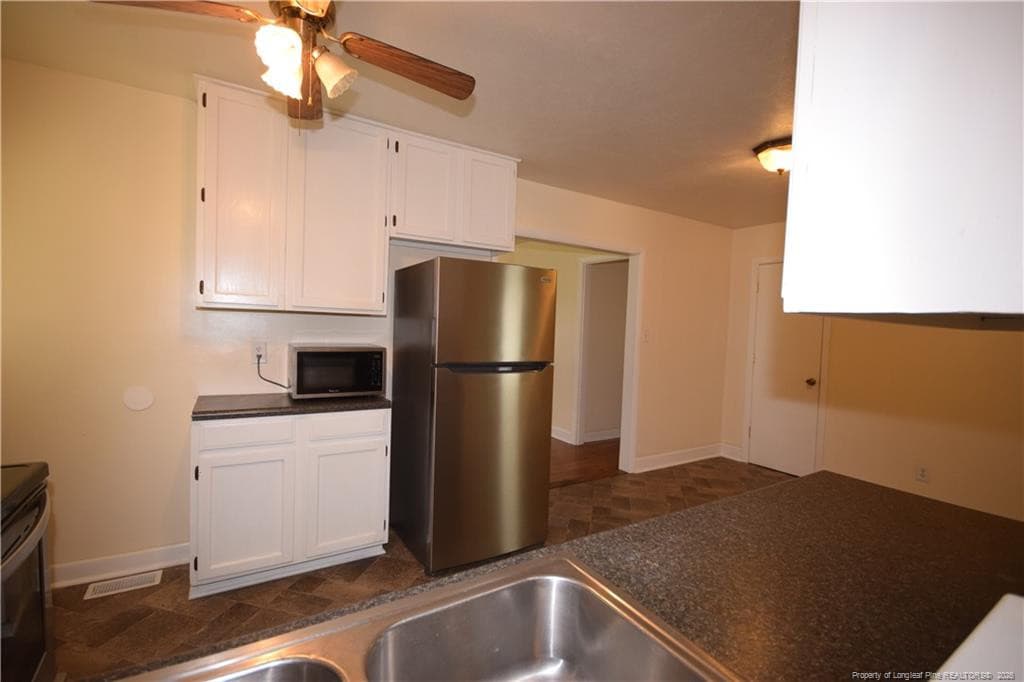stock photo - 108 S Sixth Street, Spring Lake, NC 28390