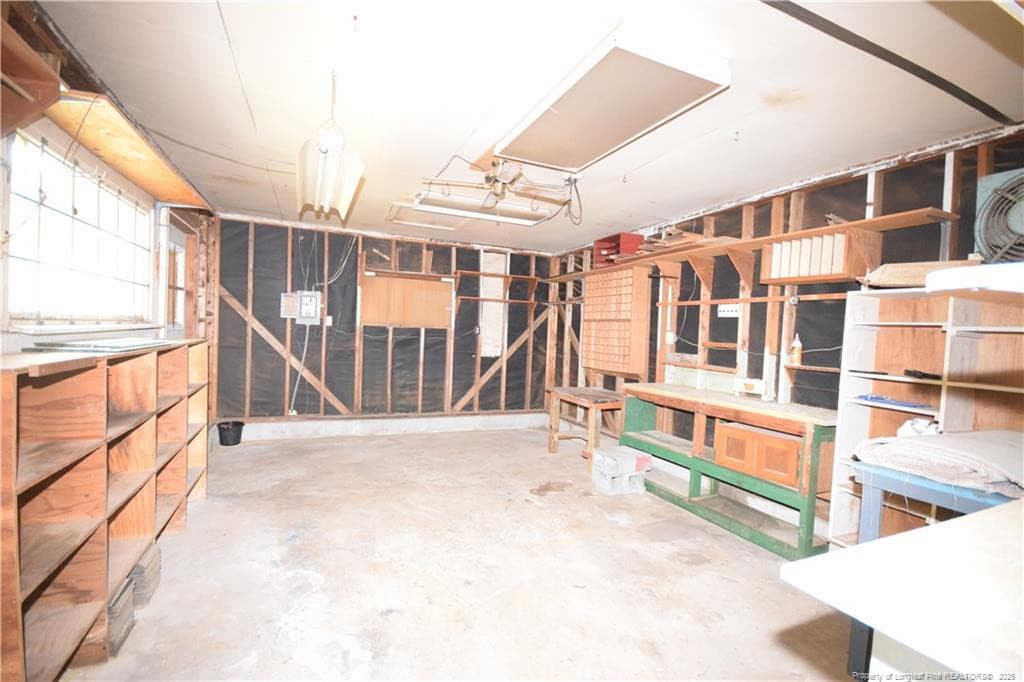 stock photo - 108 S Sixth Street, Spring Lake, NC 28390
