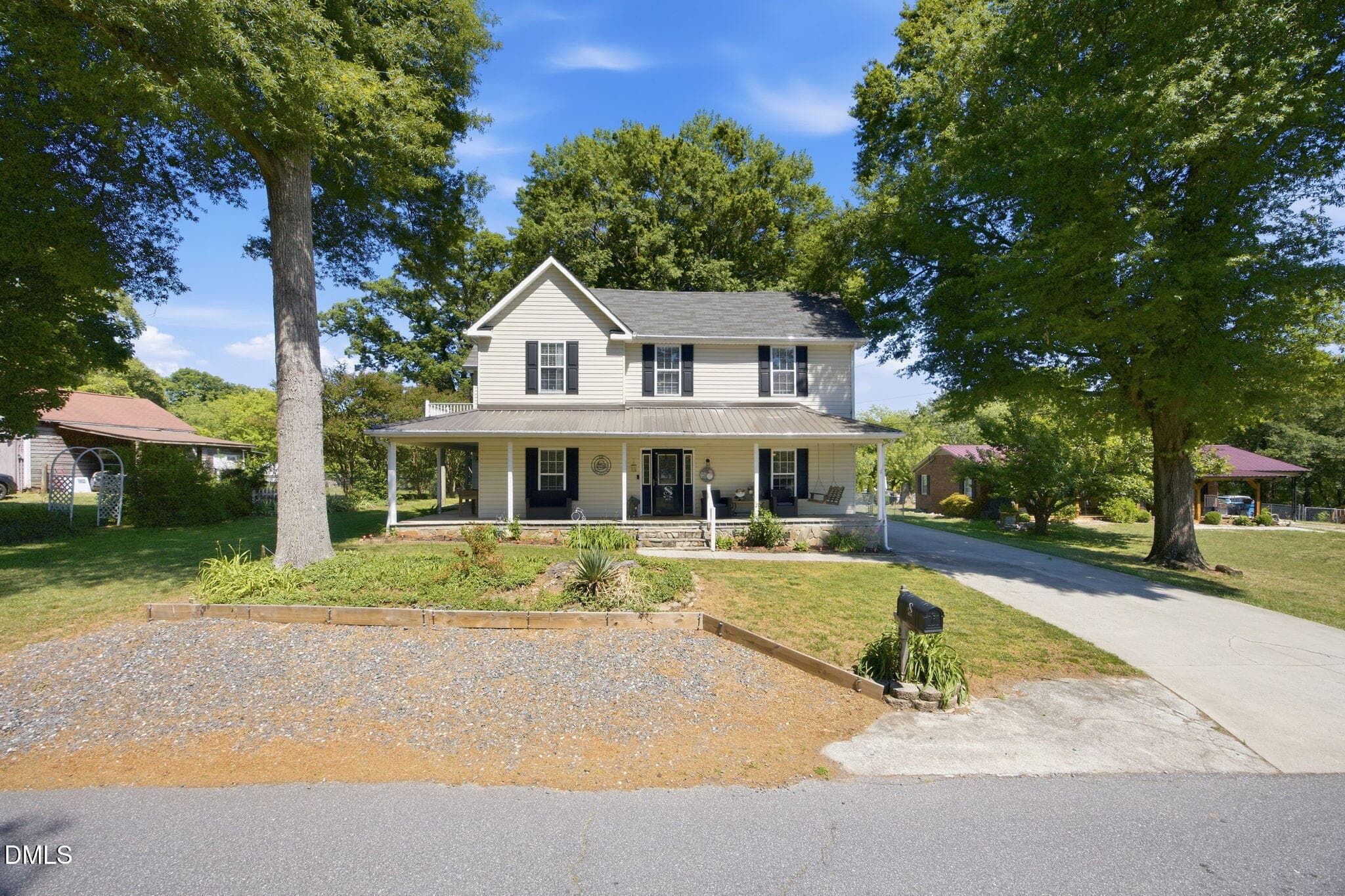 2-web-or-mls-206 Third Ave SE EX 003 - 206 Third Avenue SE, Taylorsville, NC 28681, Taylorsville