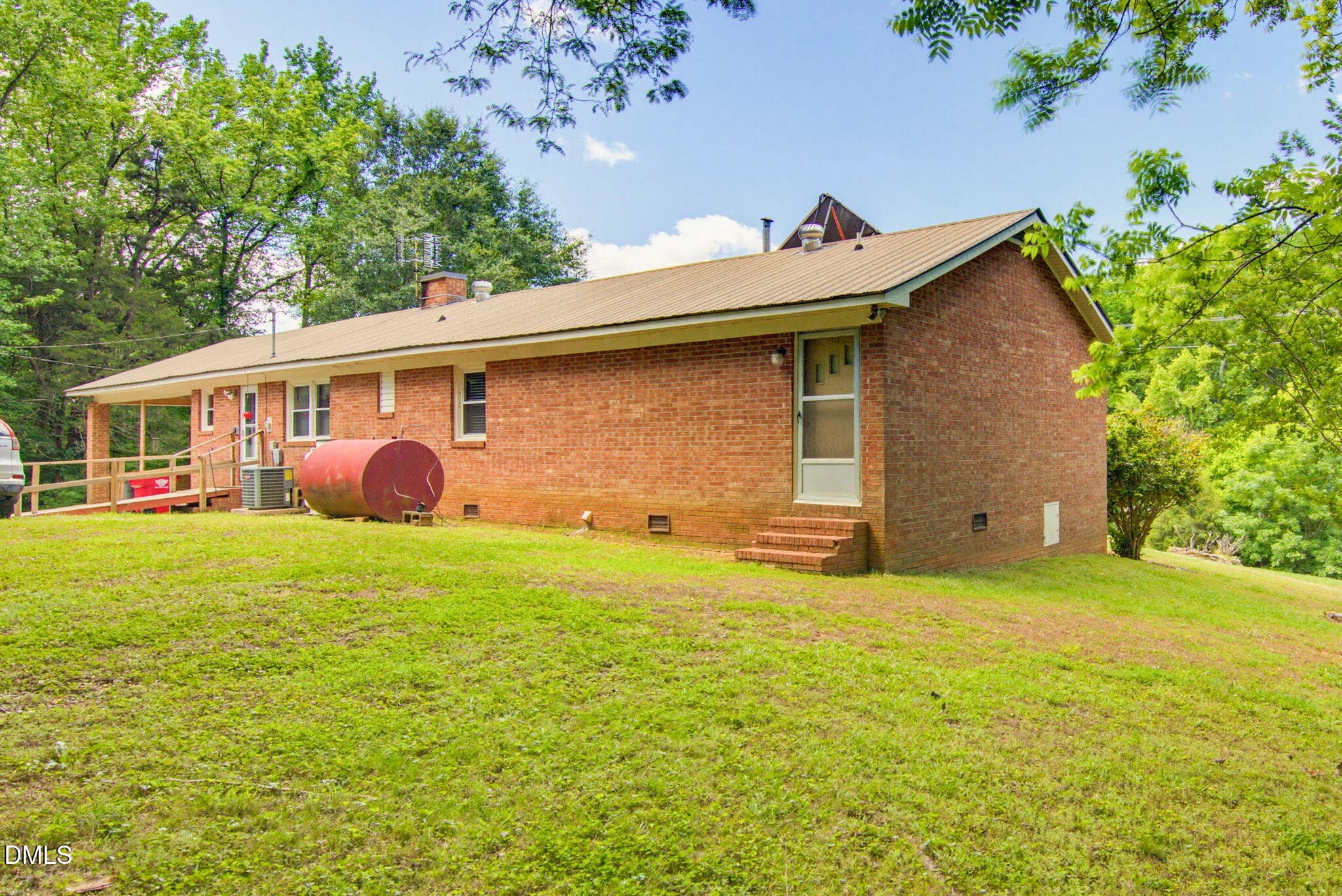 08 Back Right View of Home - 1667 Nc-22 Highway, Robbins, NC 27325
