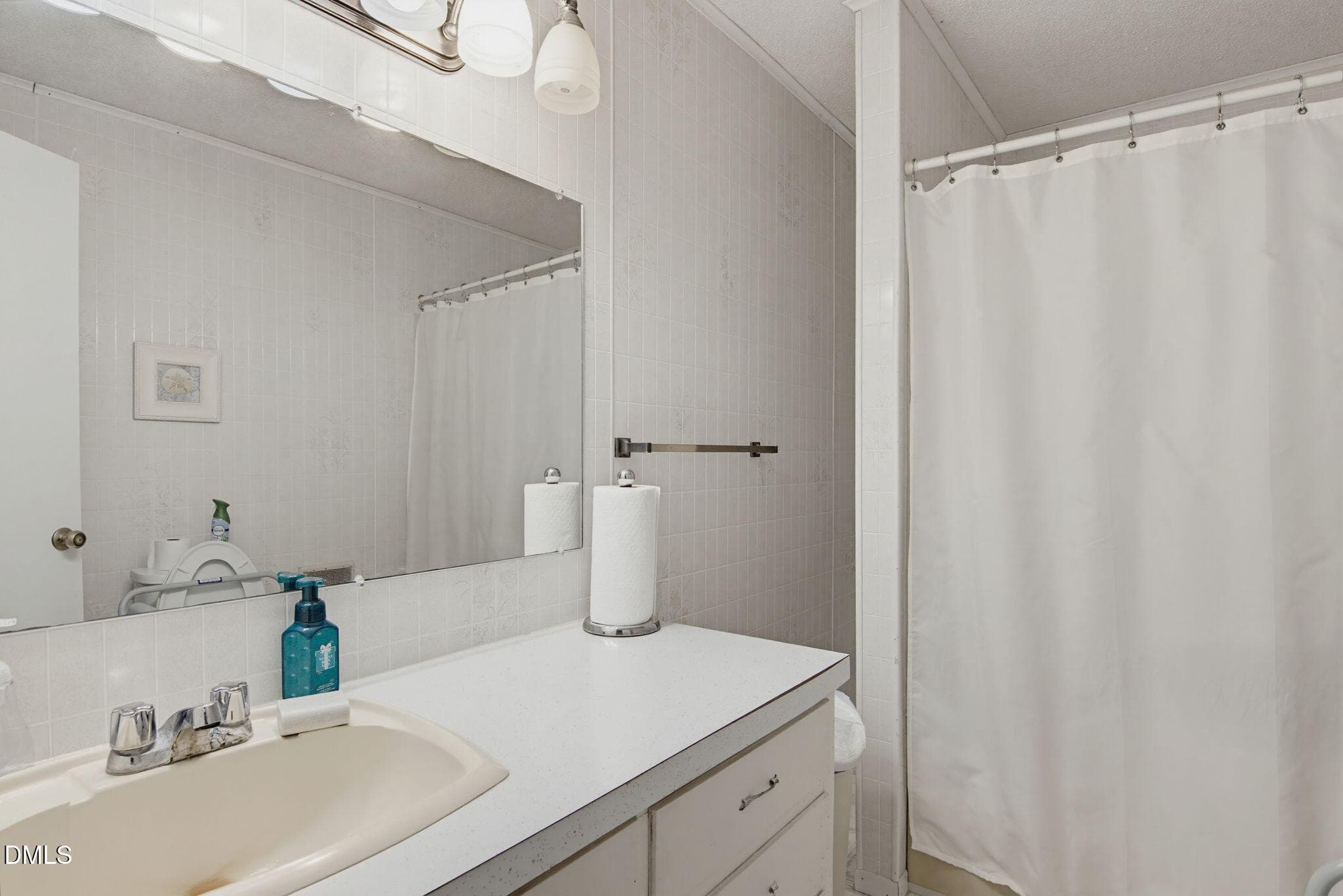 18 Master Bathroom - 1667 Nc-22 Highway, Robbins, NC 27325
