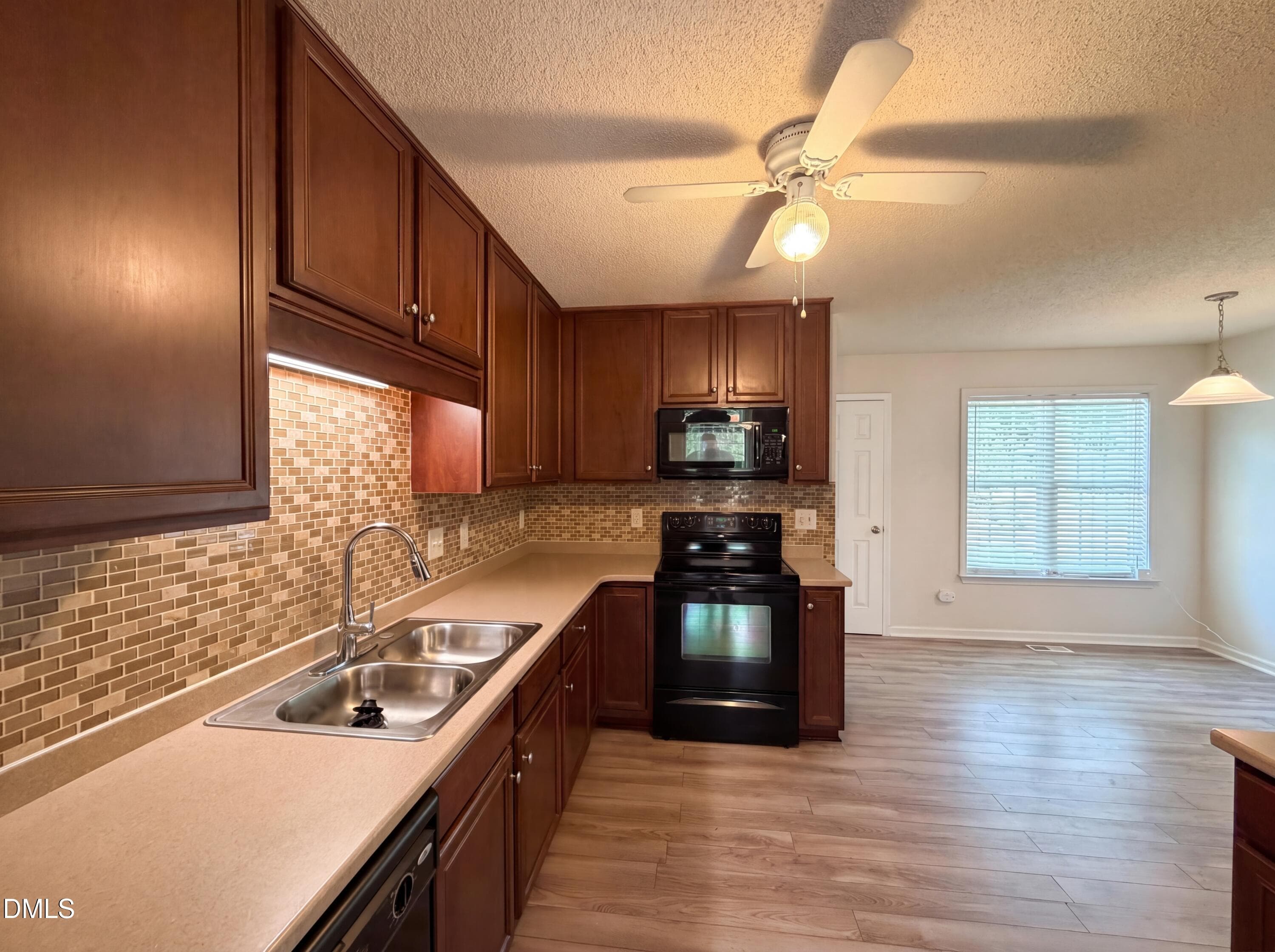 listing_1 - 470 Kinsman Court, Fuquay Varina, NC 27526