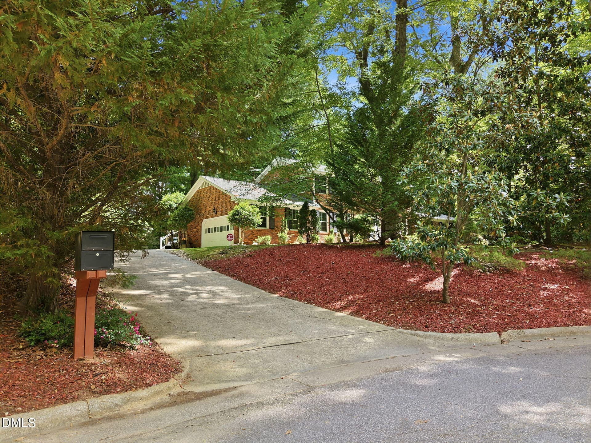 5-web-or-mls-ENTRANCE1_0451_D - 100 Moray Court, Cary, NC 27511